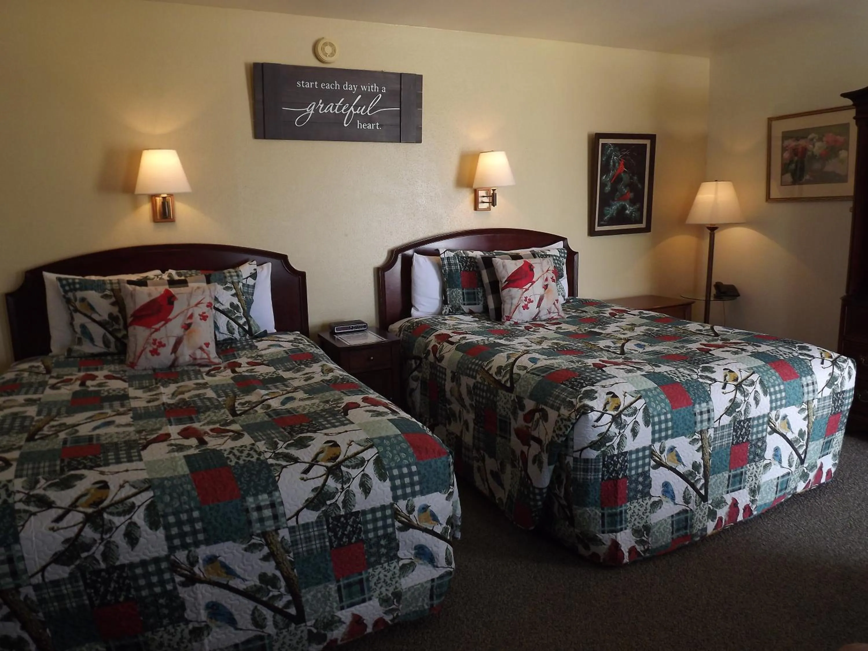 Bed in Crest Country Inn