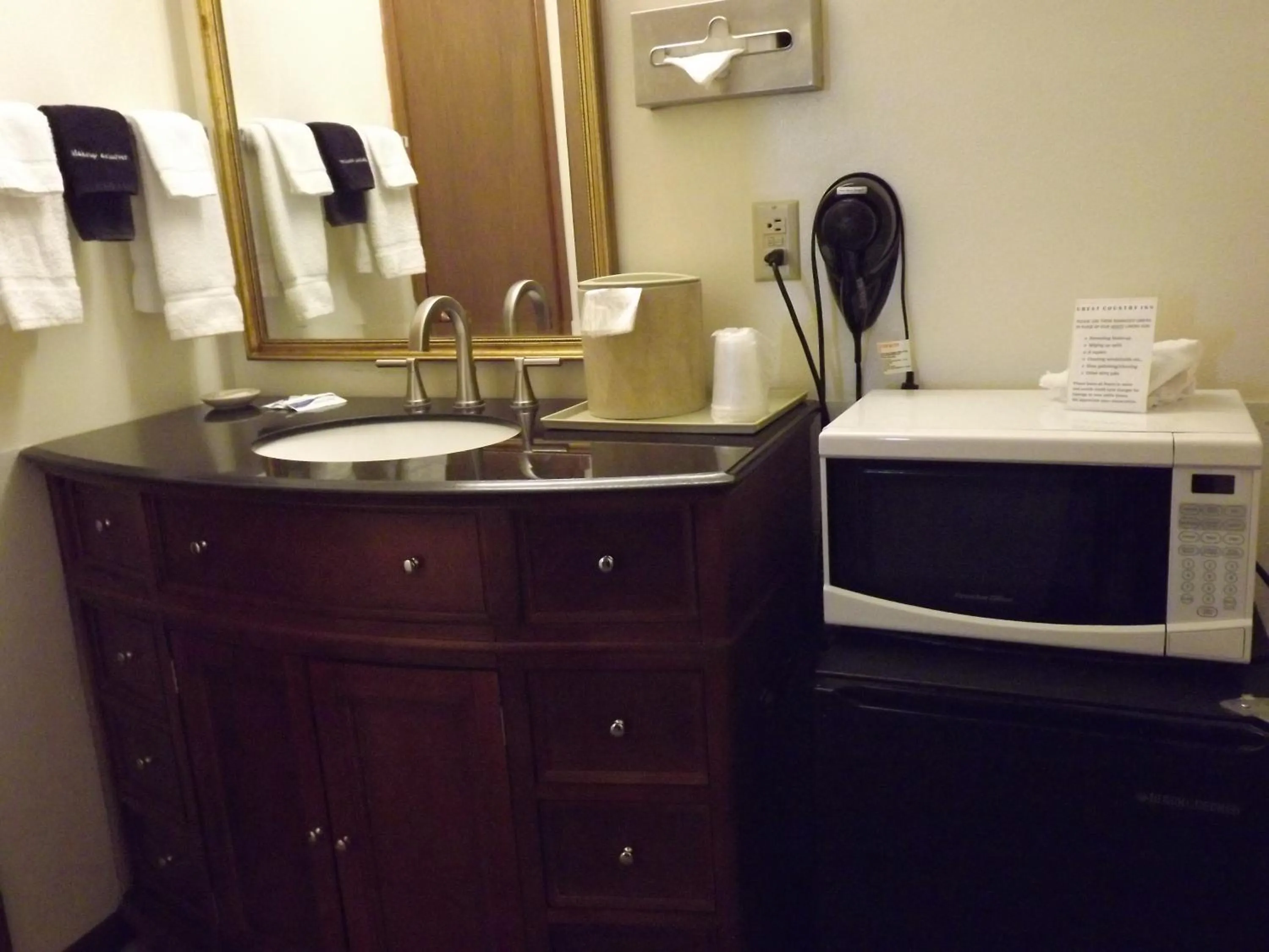 Bathroom in Crest Country Inn