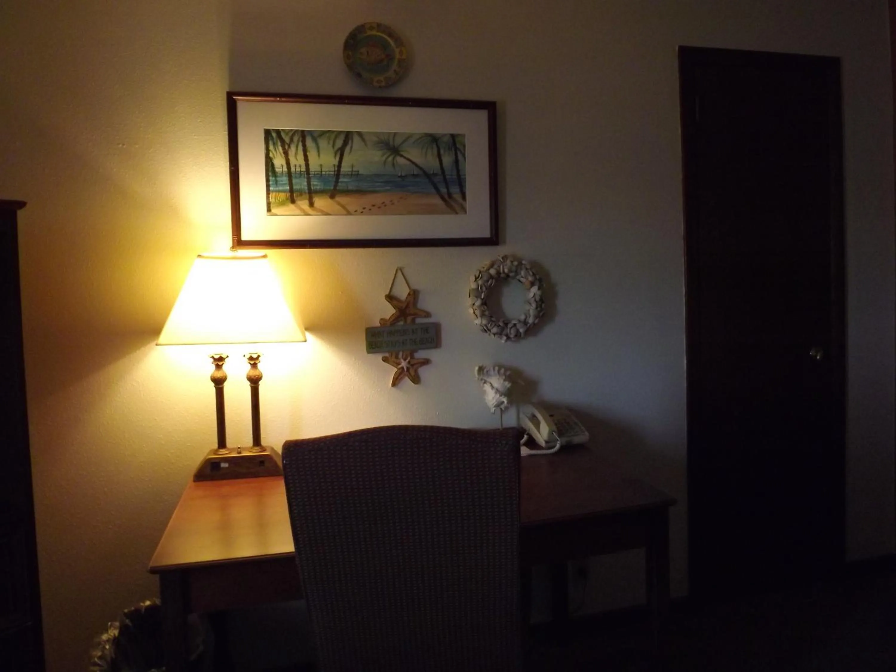 Seating area in Crest Country Inn