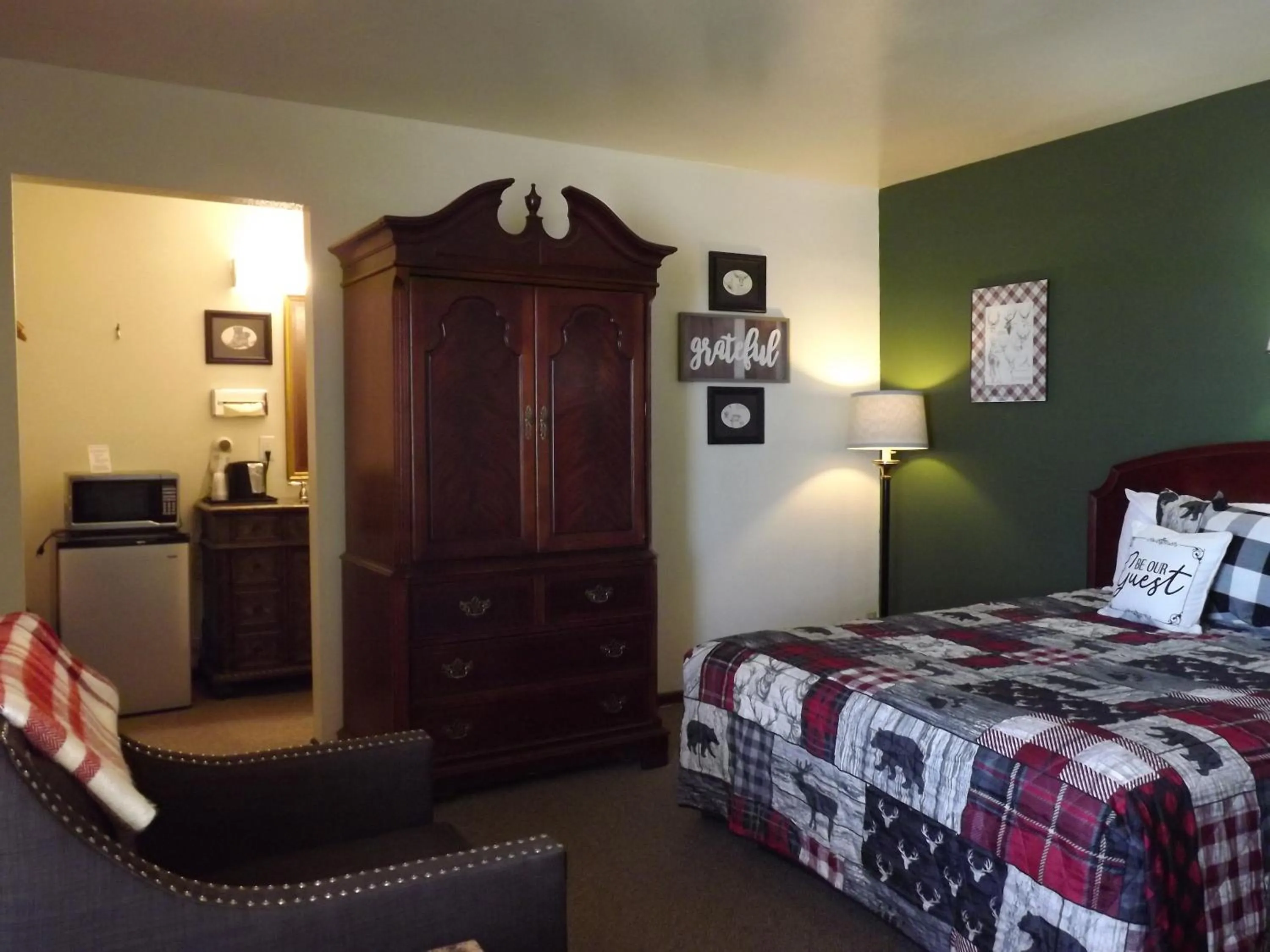 View (from property/room), Bed in Crest Country Inn