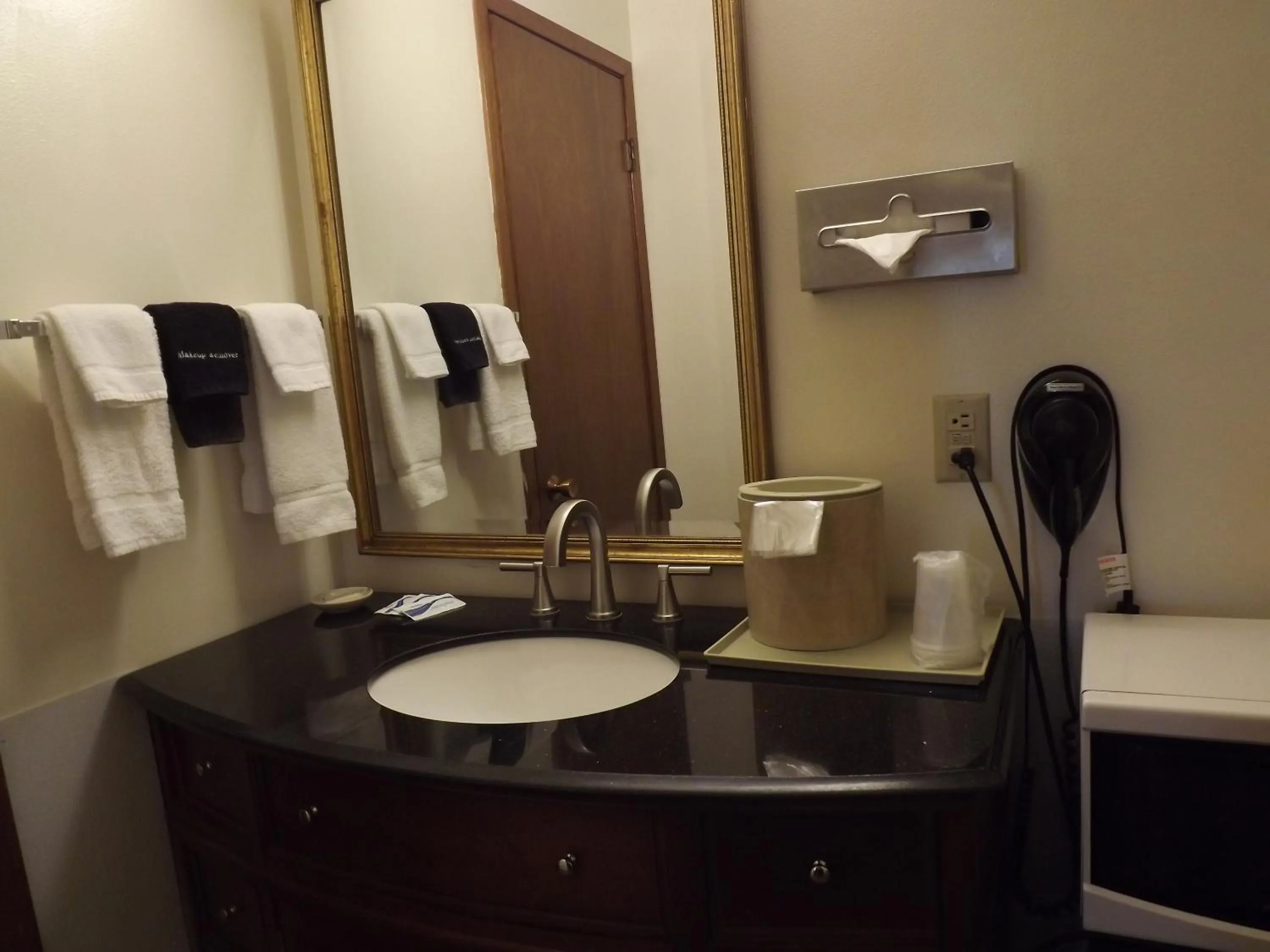 Bathroom in Crest Country Inn