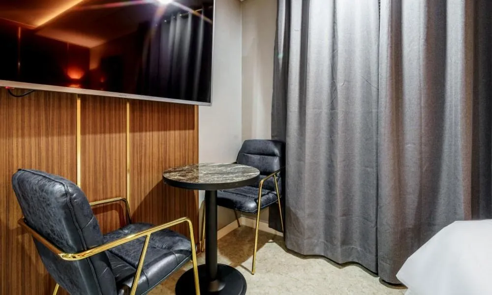 TV and multimedia in G7 Hotel