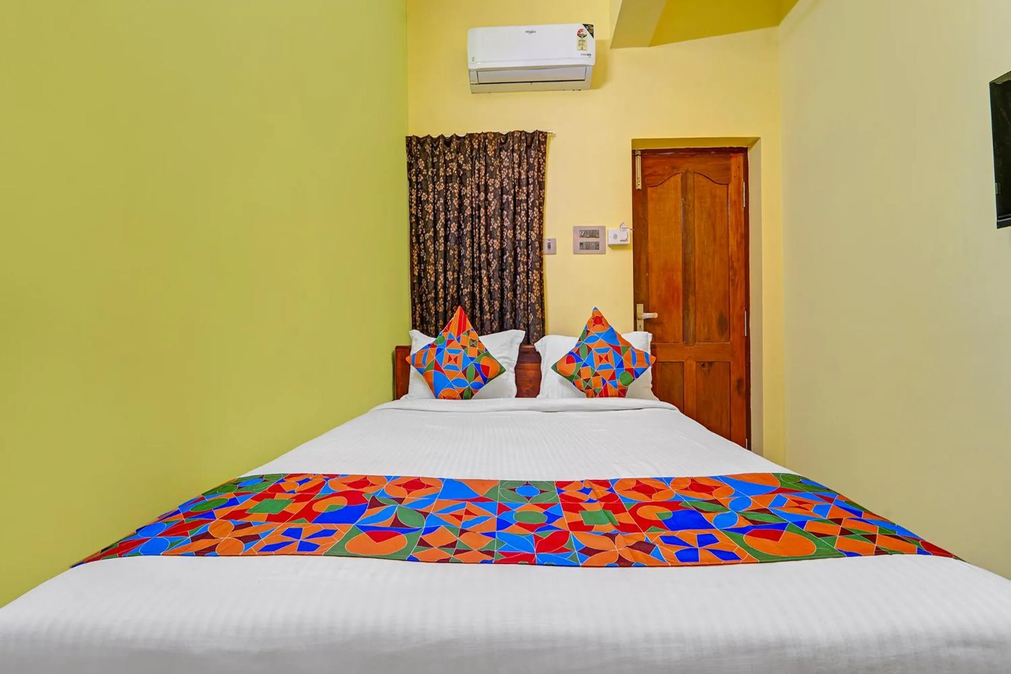 Bed in FabHotel Martine's Residency - French Colony, 5 Mins from Rock Beach