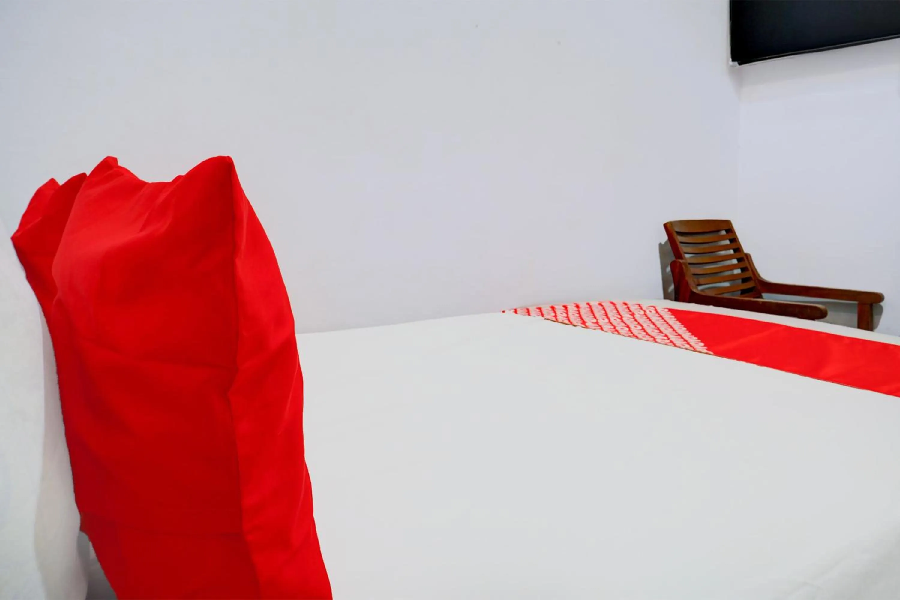 Bedroom, Bed in OYO 93069 Penginapan Sumber Rizki