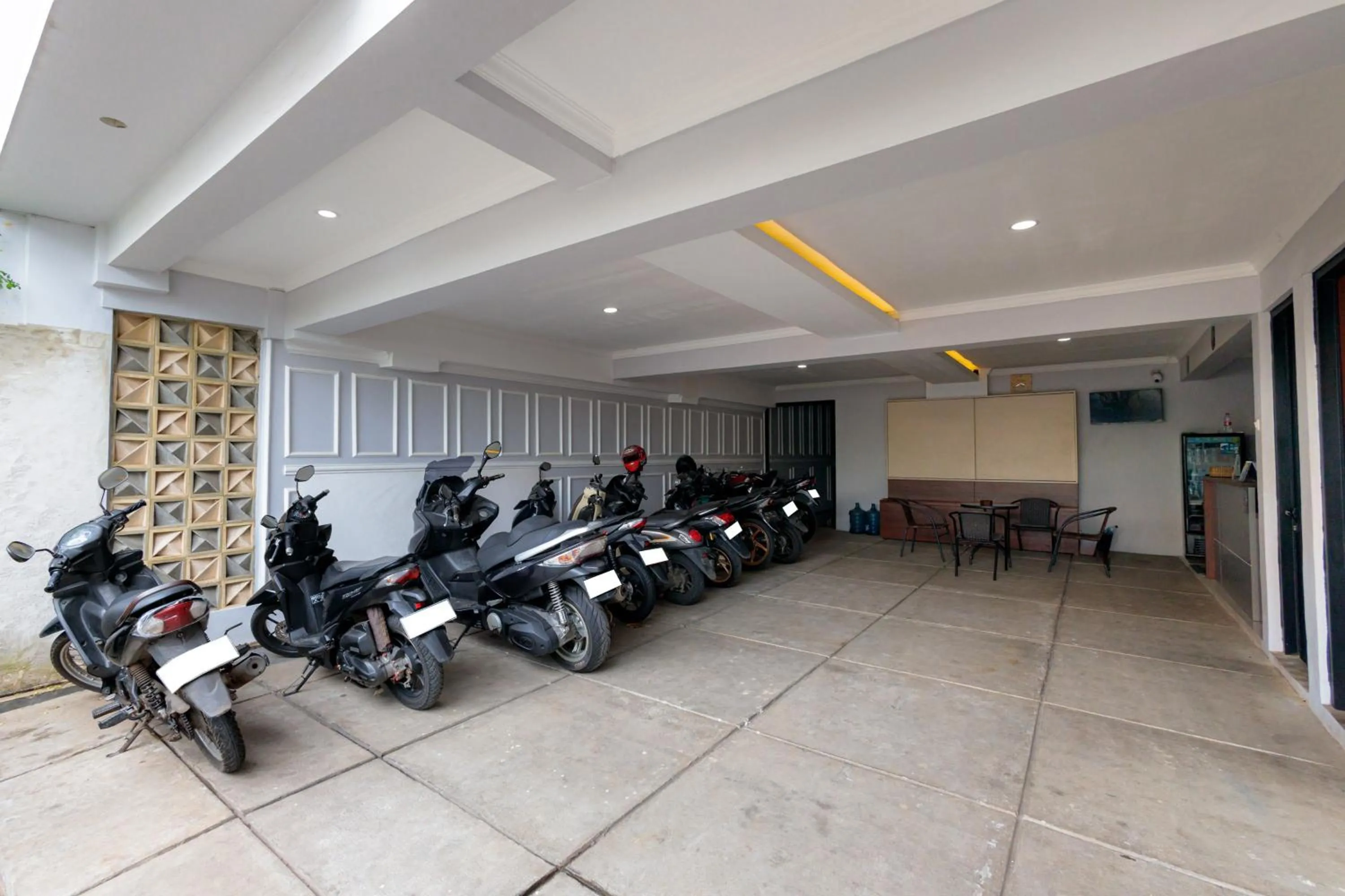 Parking in D Twinz House Syariah Redpartner