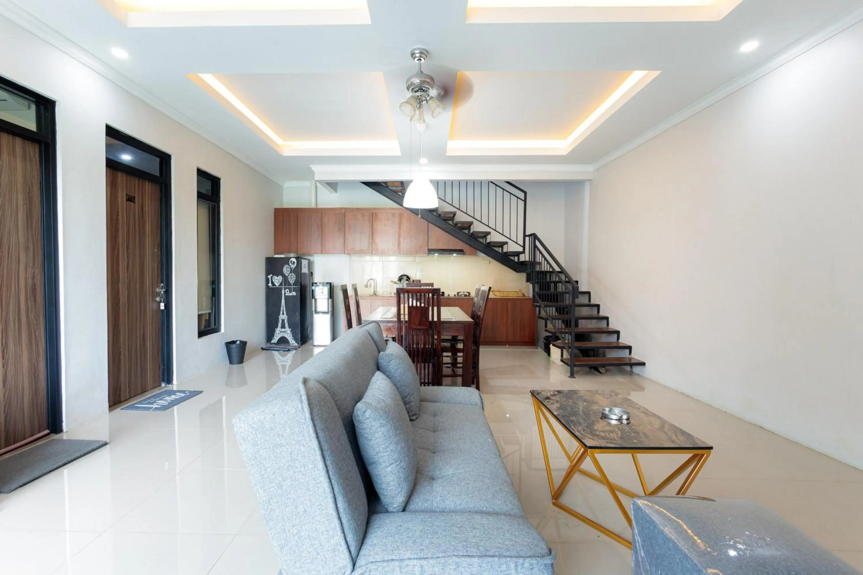 Seating area in D Twinz House Syariah Redpartner