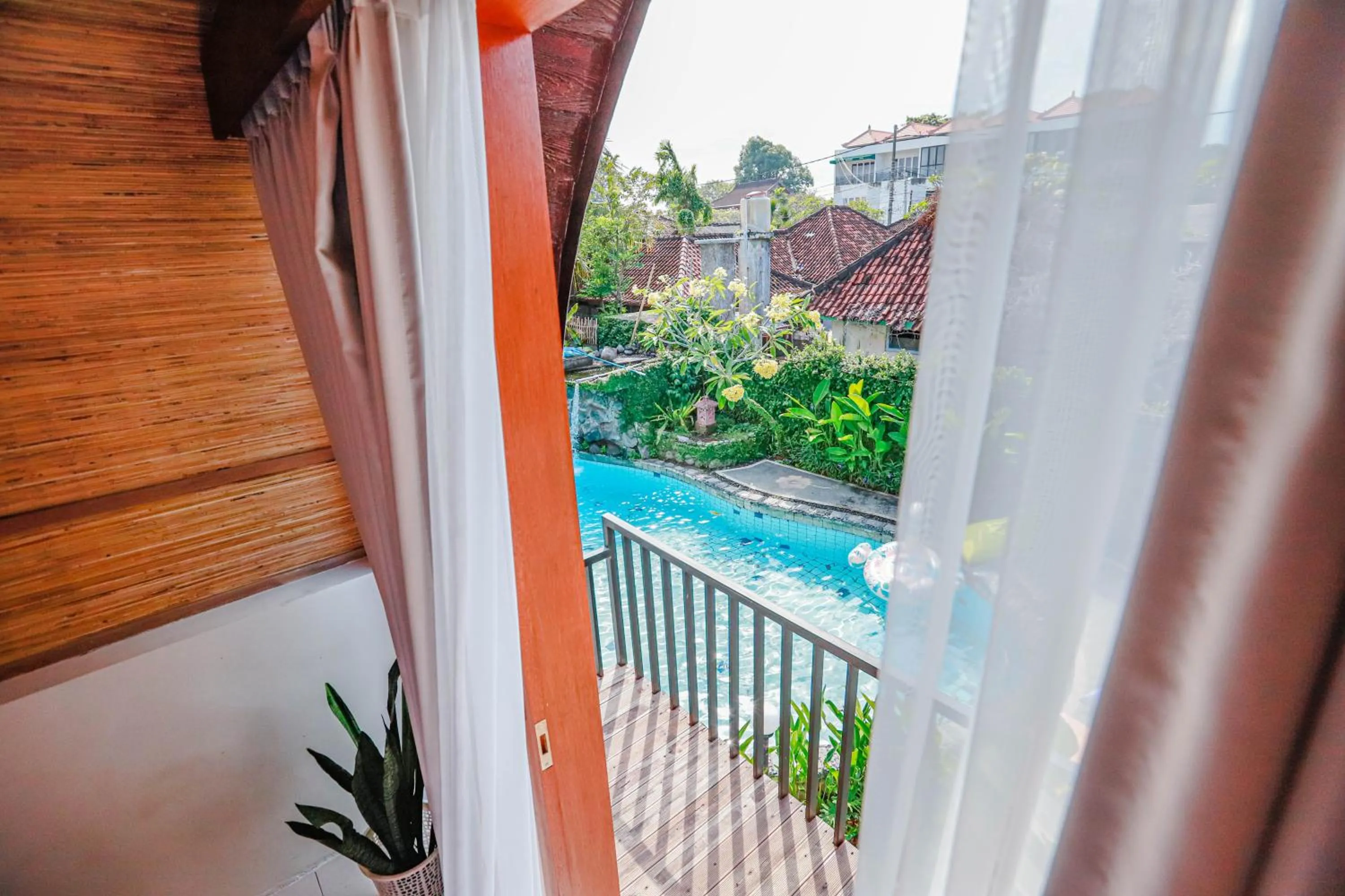 Neo Bintang Bungalow Cafe and Pool