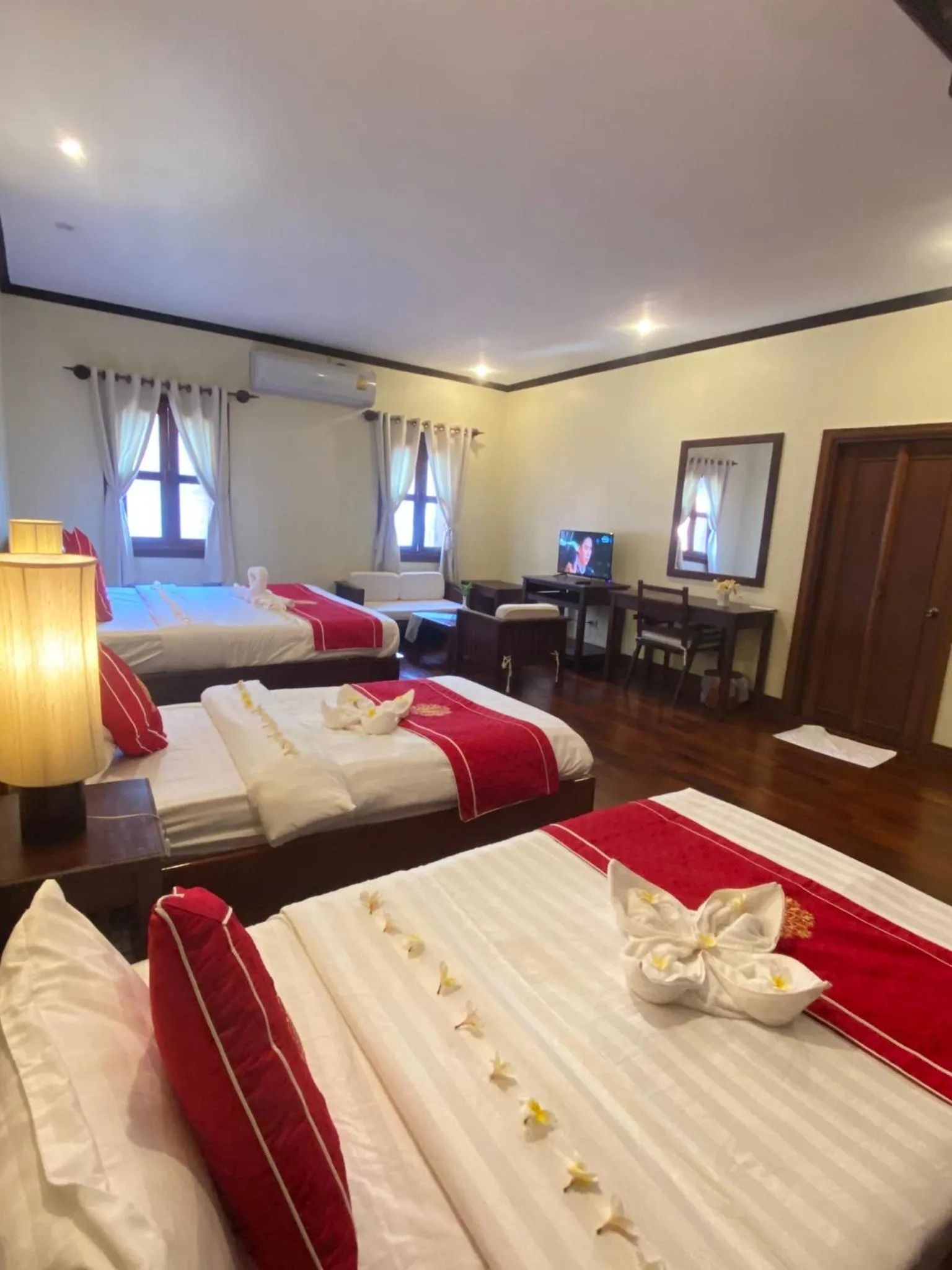 Bed in Luang Prabang Residence & Travel