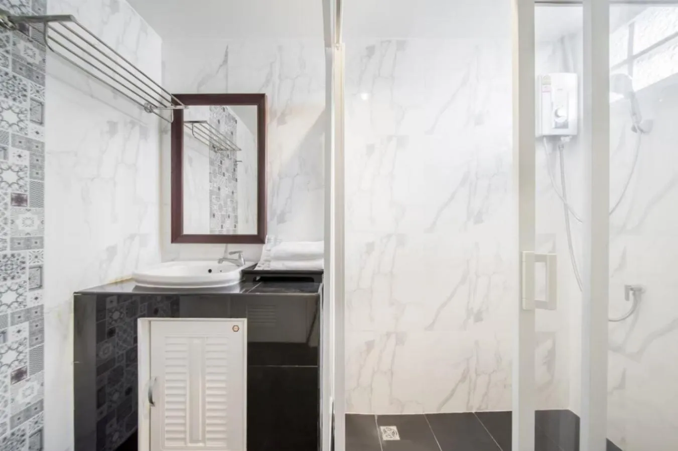 Shower in Metro Link Ratchada Hotel