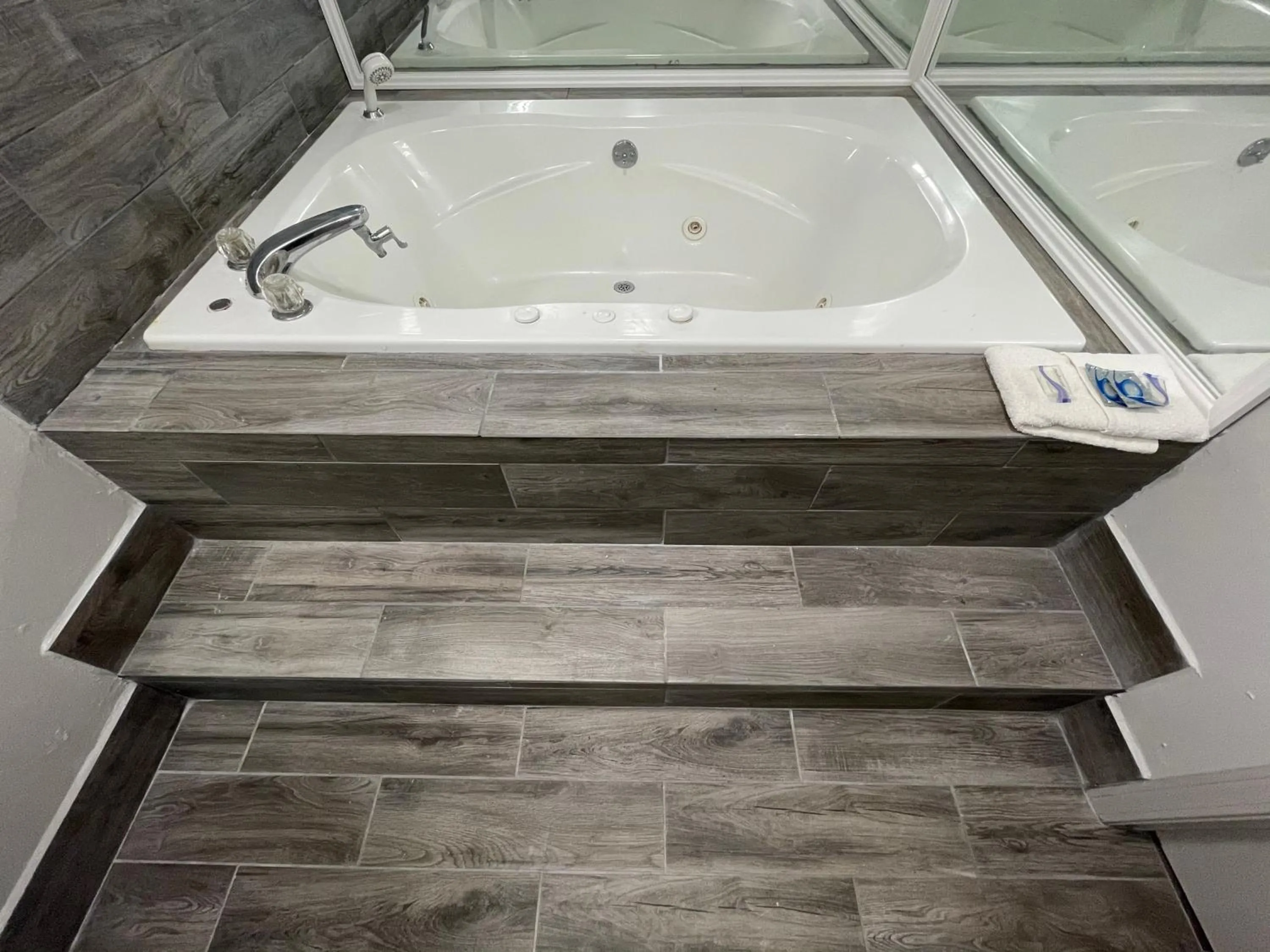 Embassy Inn - Hohenwald