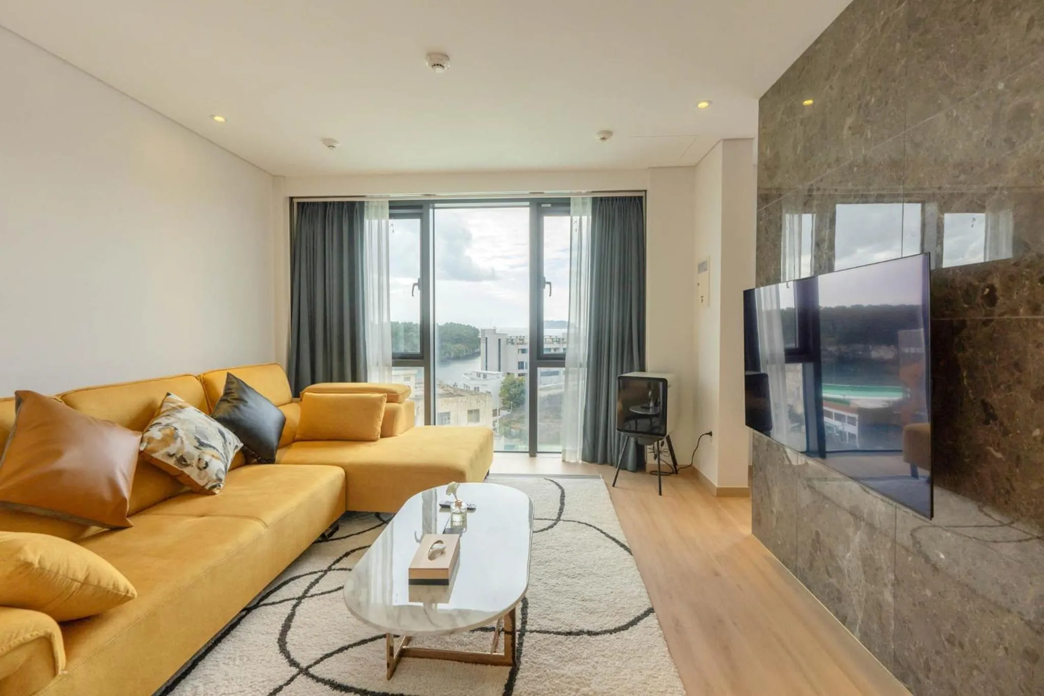 TV and multimedia in Hotel Fine Jeju