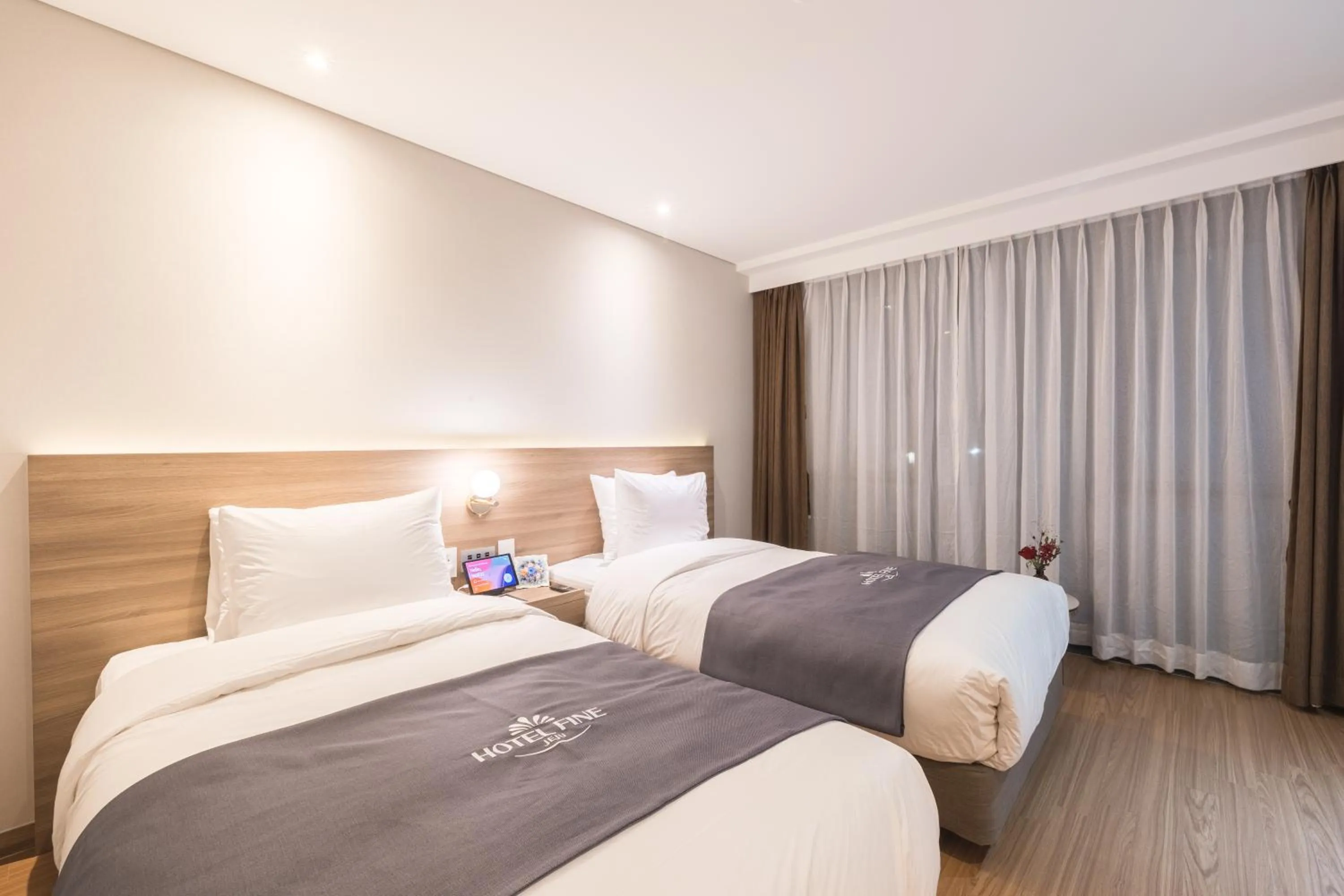 Bedroom, Bed in Hotel Fine Jeju