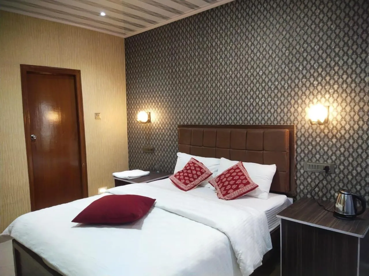 Bedroom, Bed in Blossom Spring