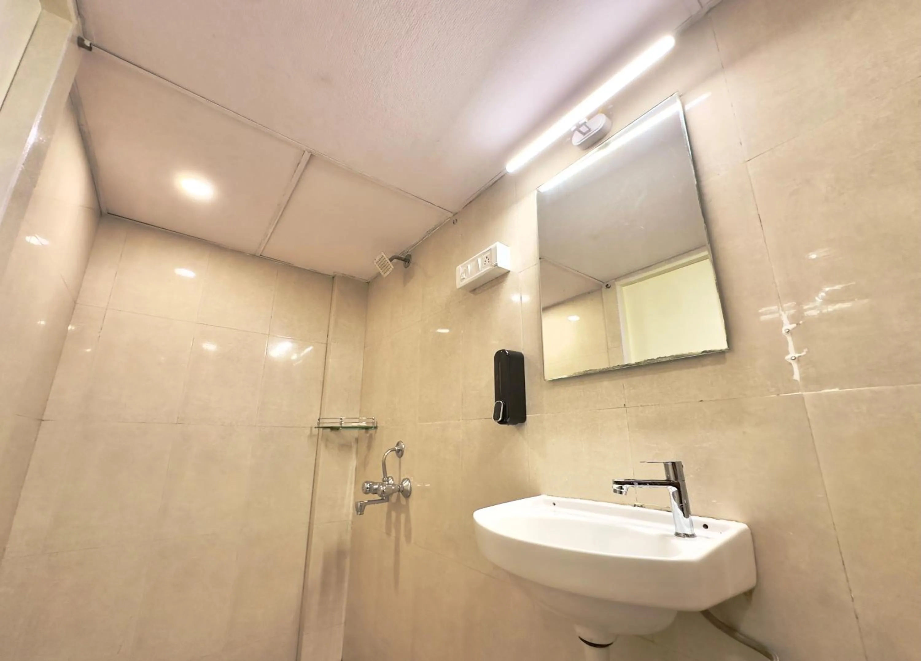 Shower in Locomo Hostel Express - Stay Work Eat