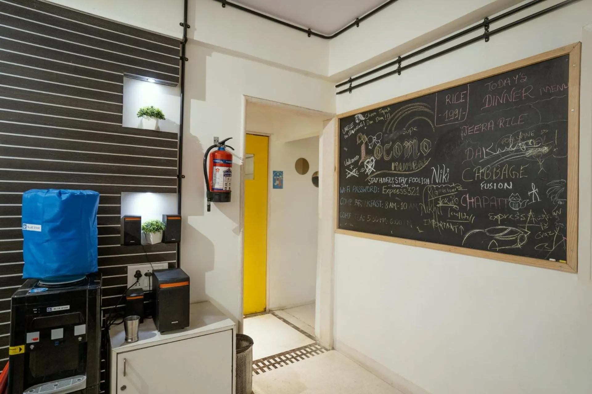 Lobby or reception in Locomo Hostel Express - Stay Work Eat