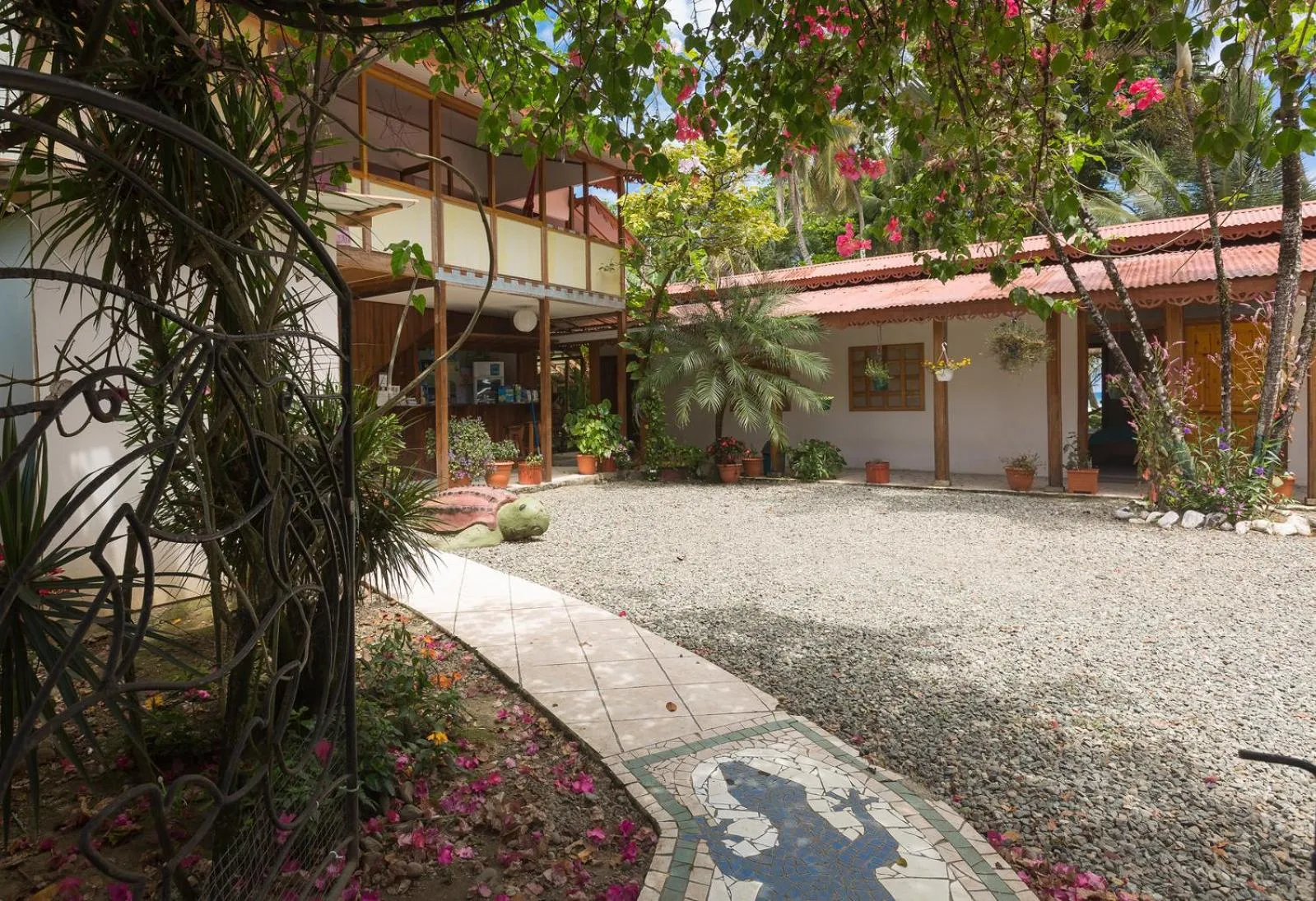 Facade/entrance in Yucca Beachfront Hotel