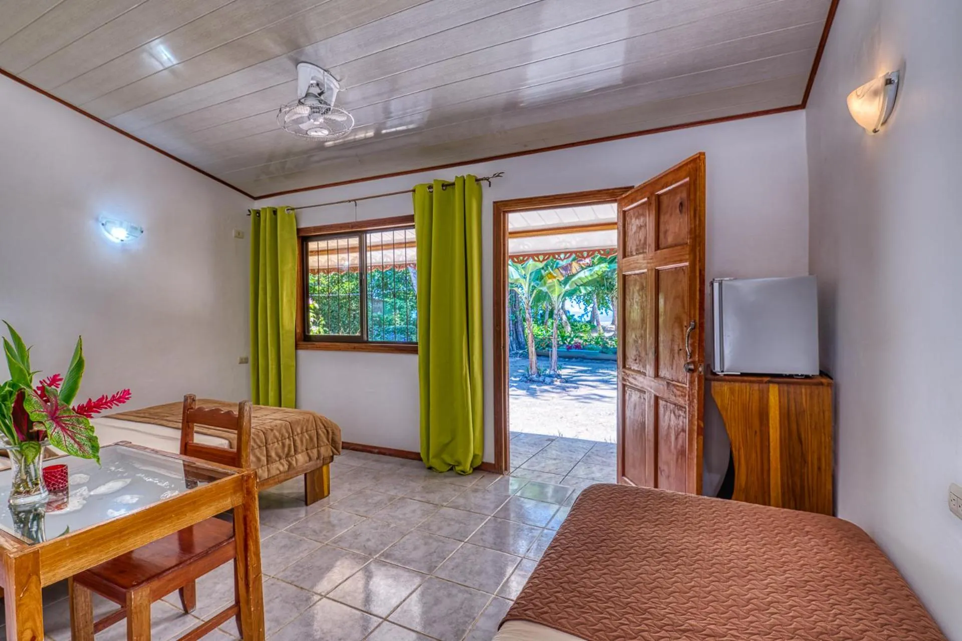 Sea view, Bed in Yucca Beachfront Hotel