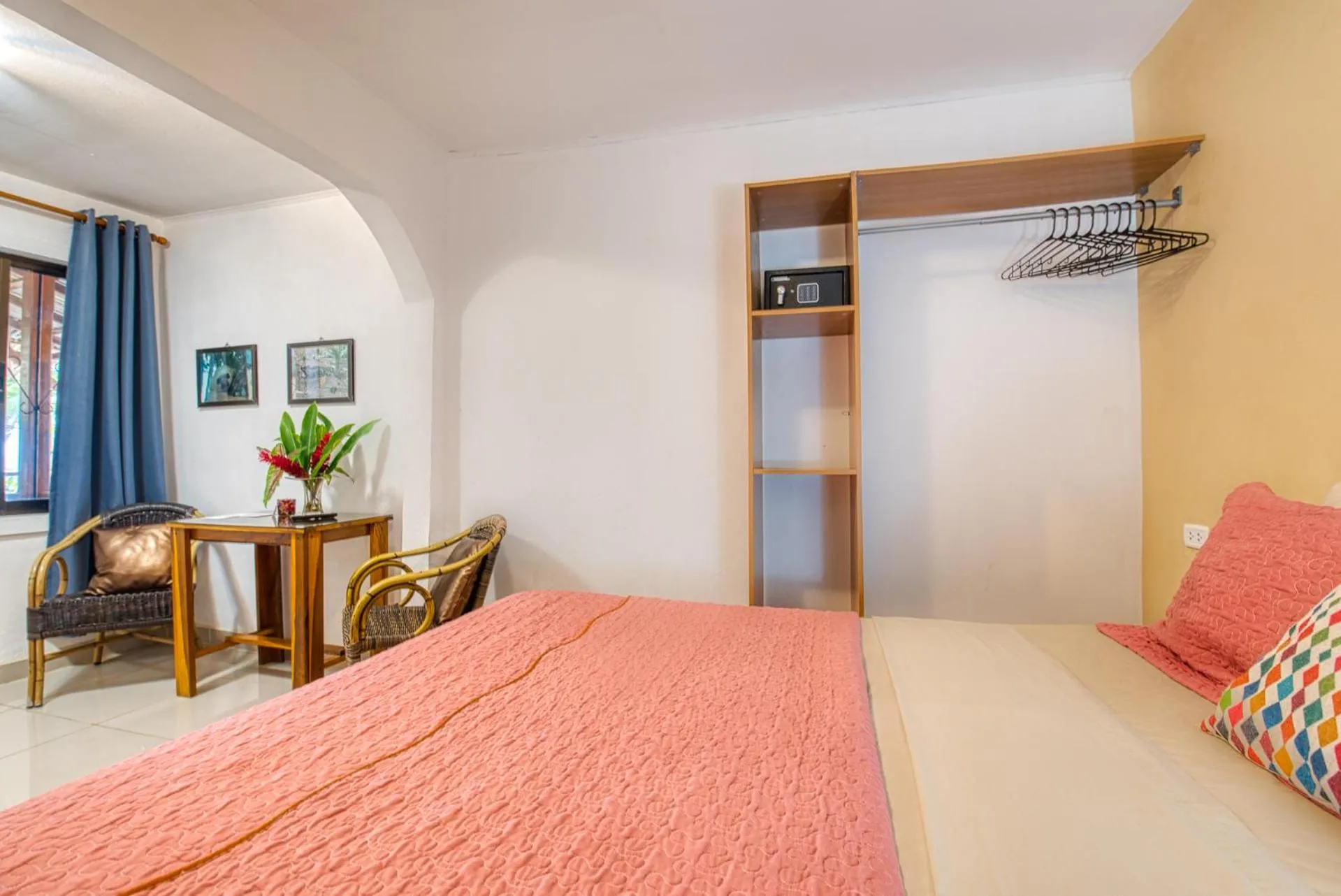 Other, Bed in Yucca Beachfront Hotel