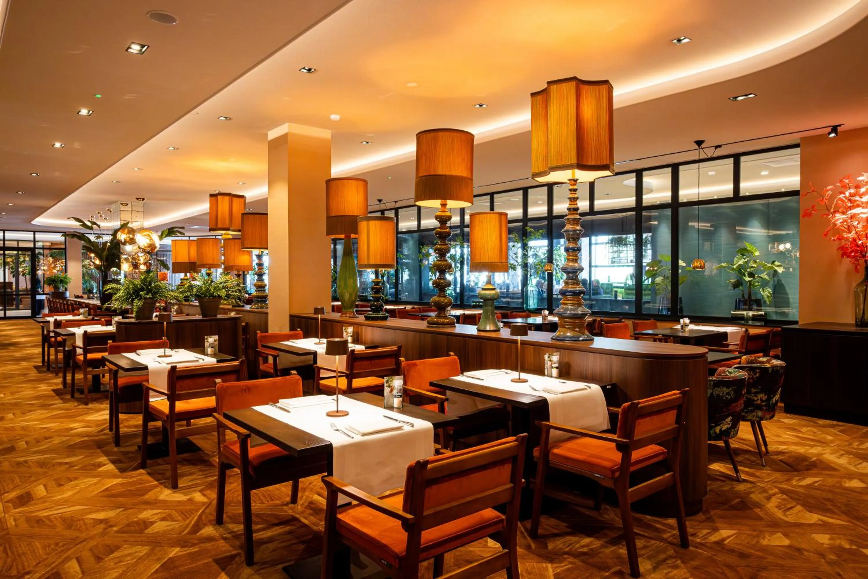 Restaurant/places to eat in Van der Valk Hotel Schiphol