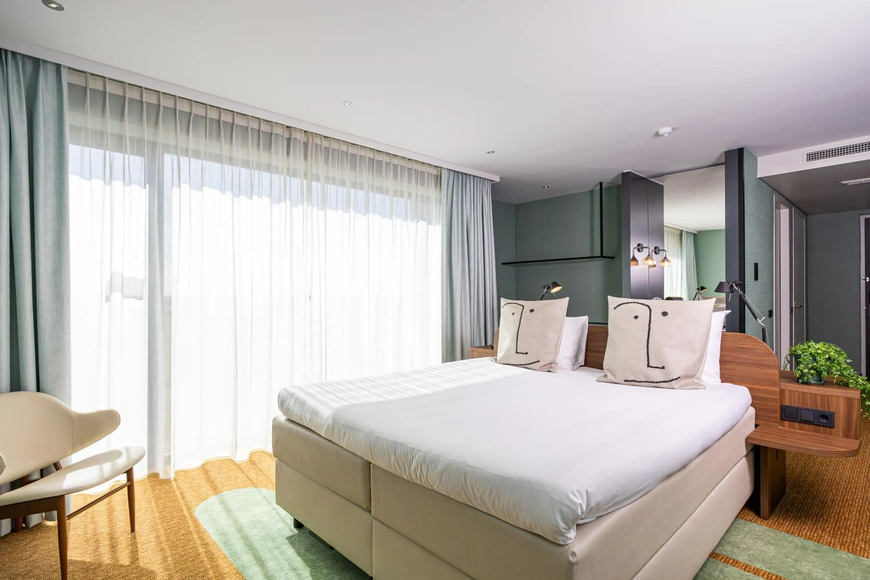 Bedroom, Bed in Van der Valk Hotel Schiphol