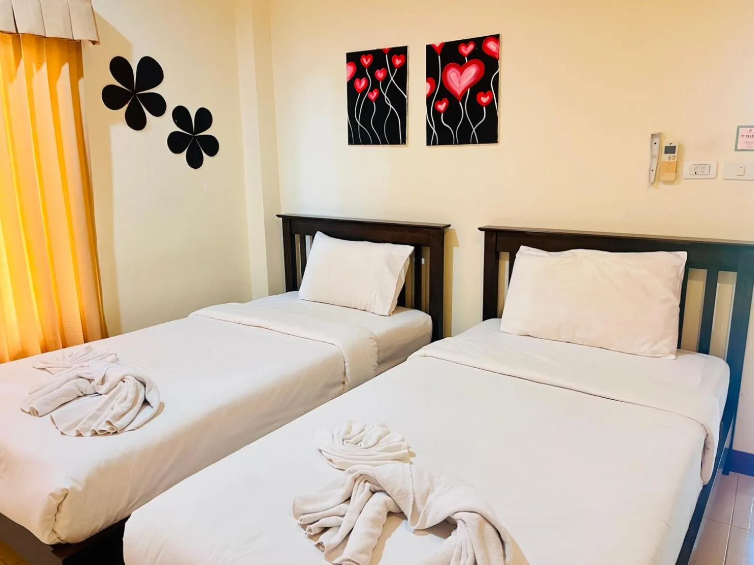 Photo of the whole room, Bed in Samui Tonggad Resort