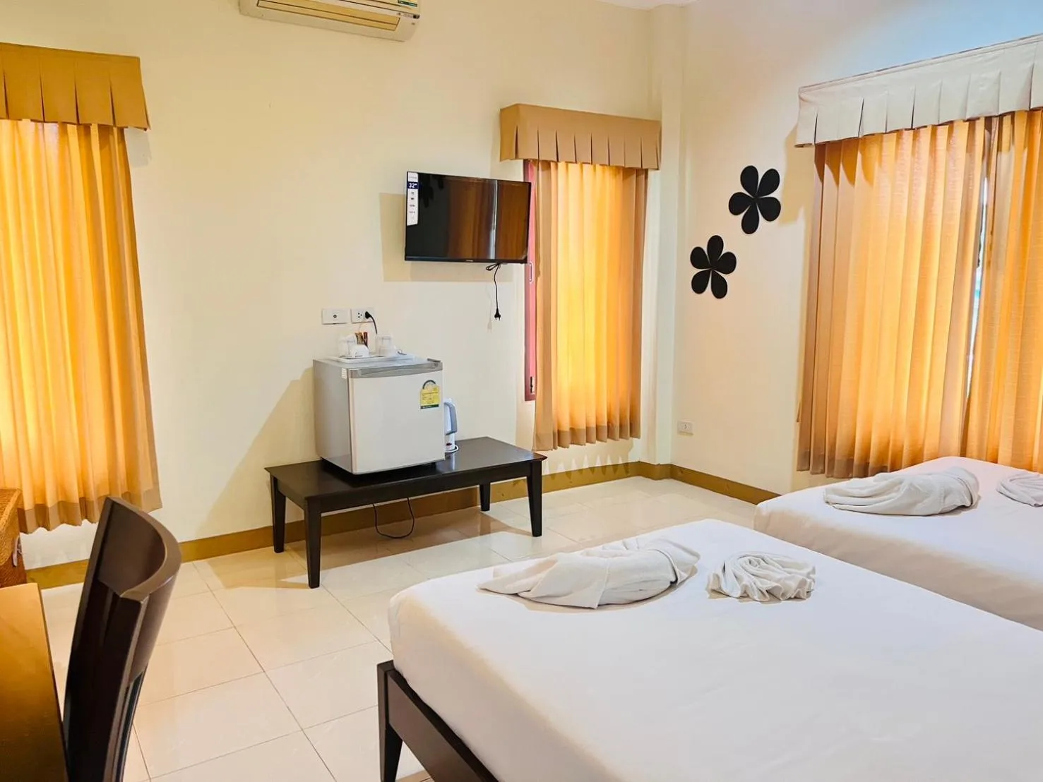 Bed in Samui Tonggad Resort