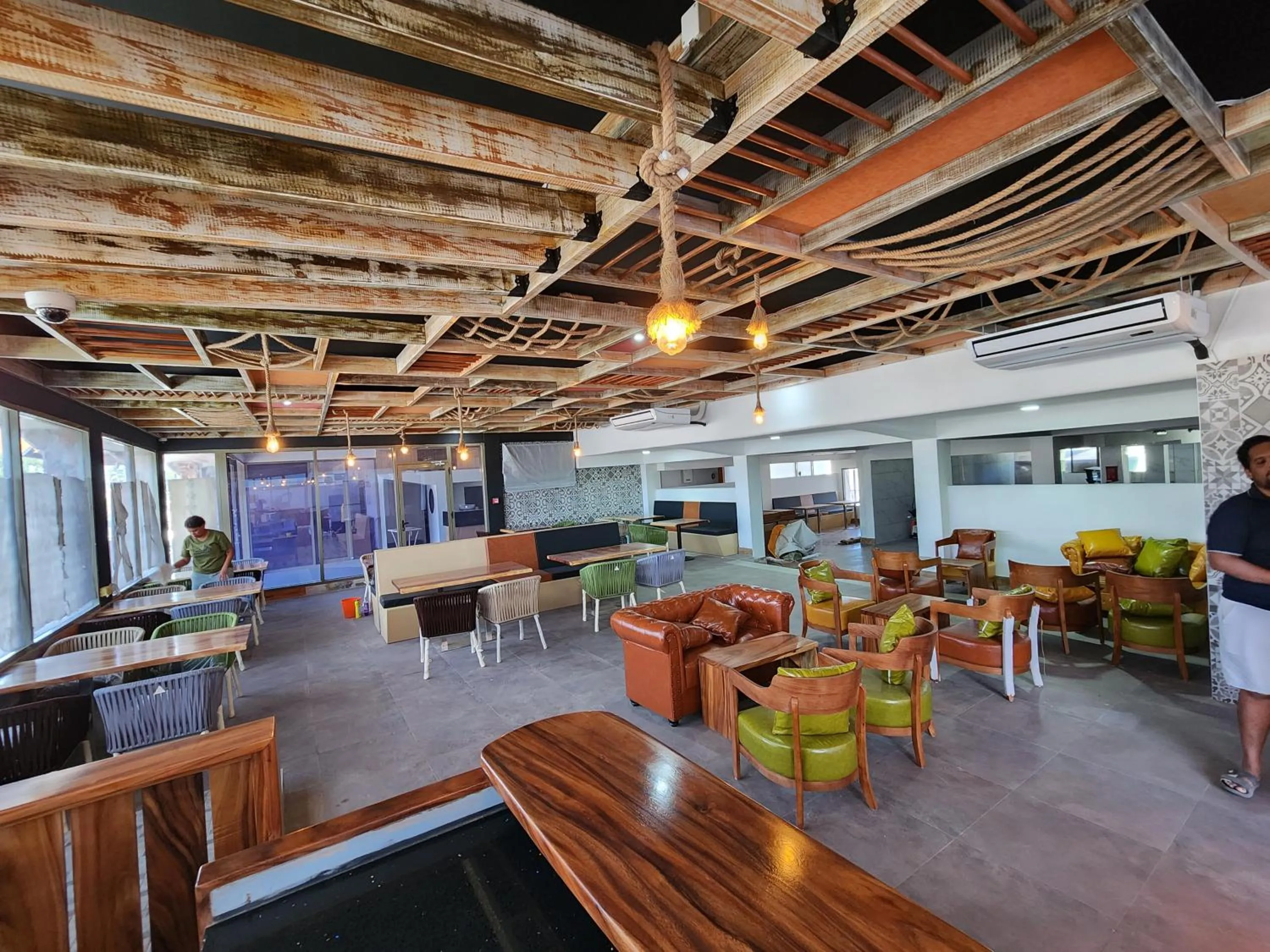 Restaurant/places to eat in Vualiku Hotel & Apartments