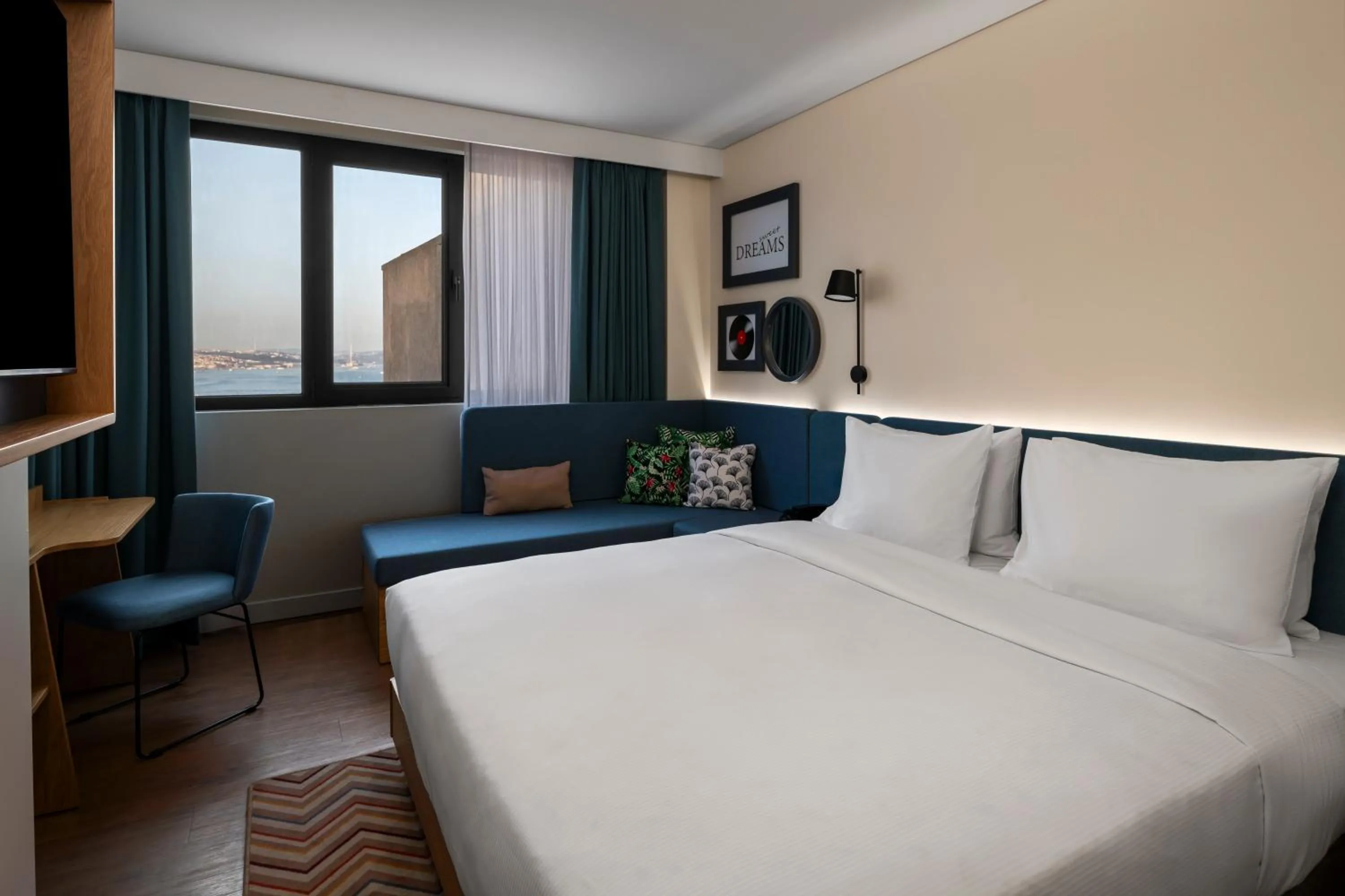 Bed in Hampton By Hilton Istanbul Sirkeci