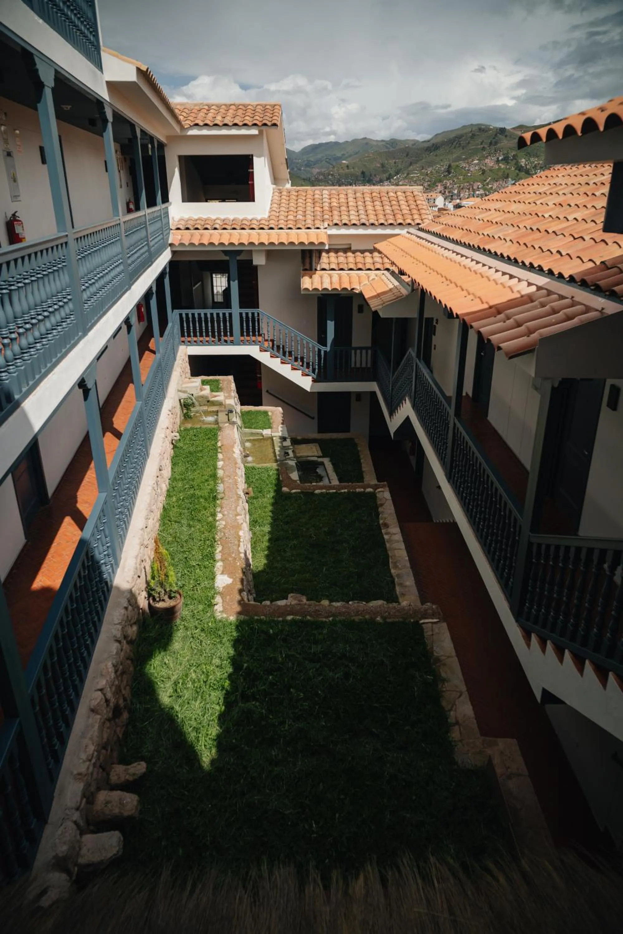 Spring in Motto By Hilton Cusco