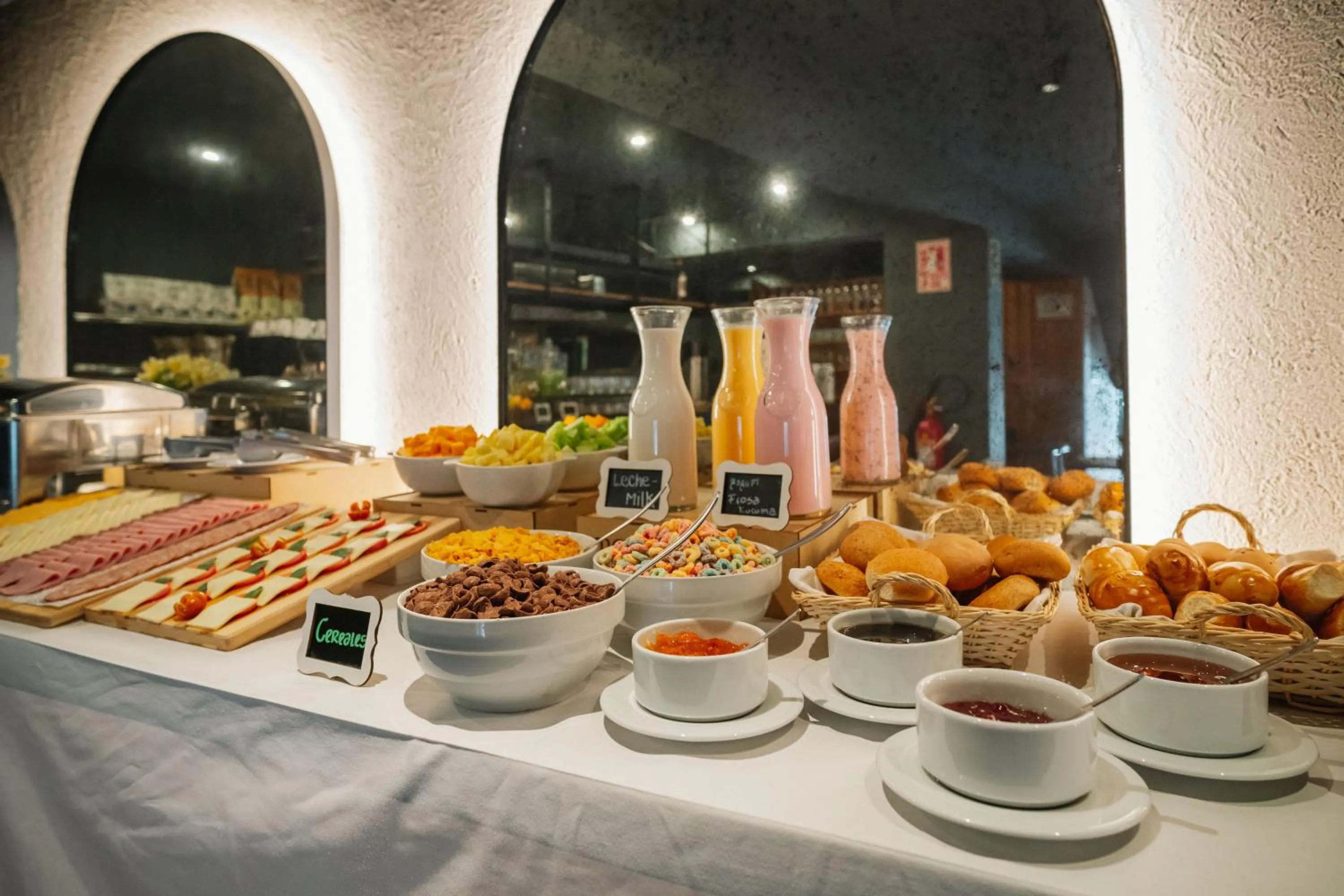 Food and drinks in Motto By Hilton Cusco
