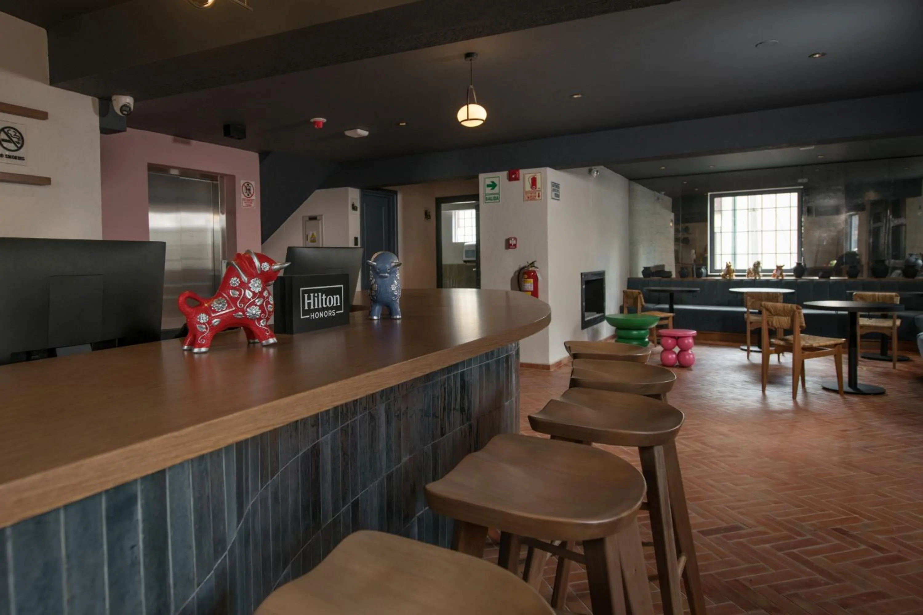 Lounge or bar in Motto By Hilton Cusco