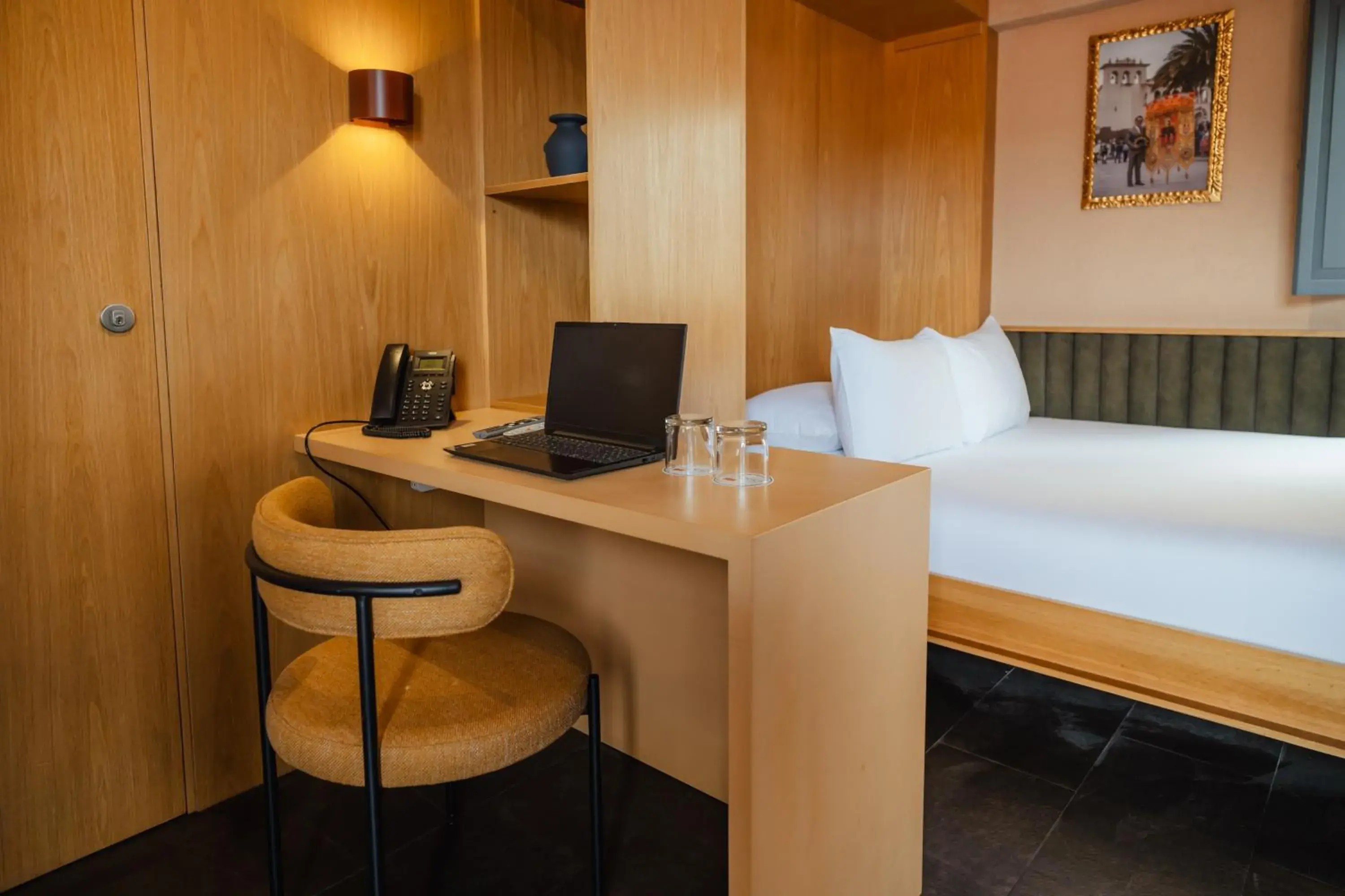 Flex Room with One Queen Wall Bed in Motto By Hilton Cusco Flex Room with One Queen Wall Bed in Motto By Hilton Cusco