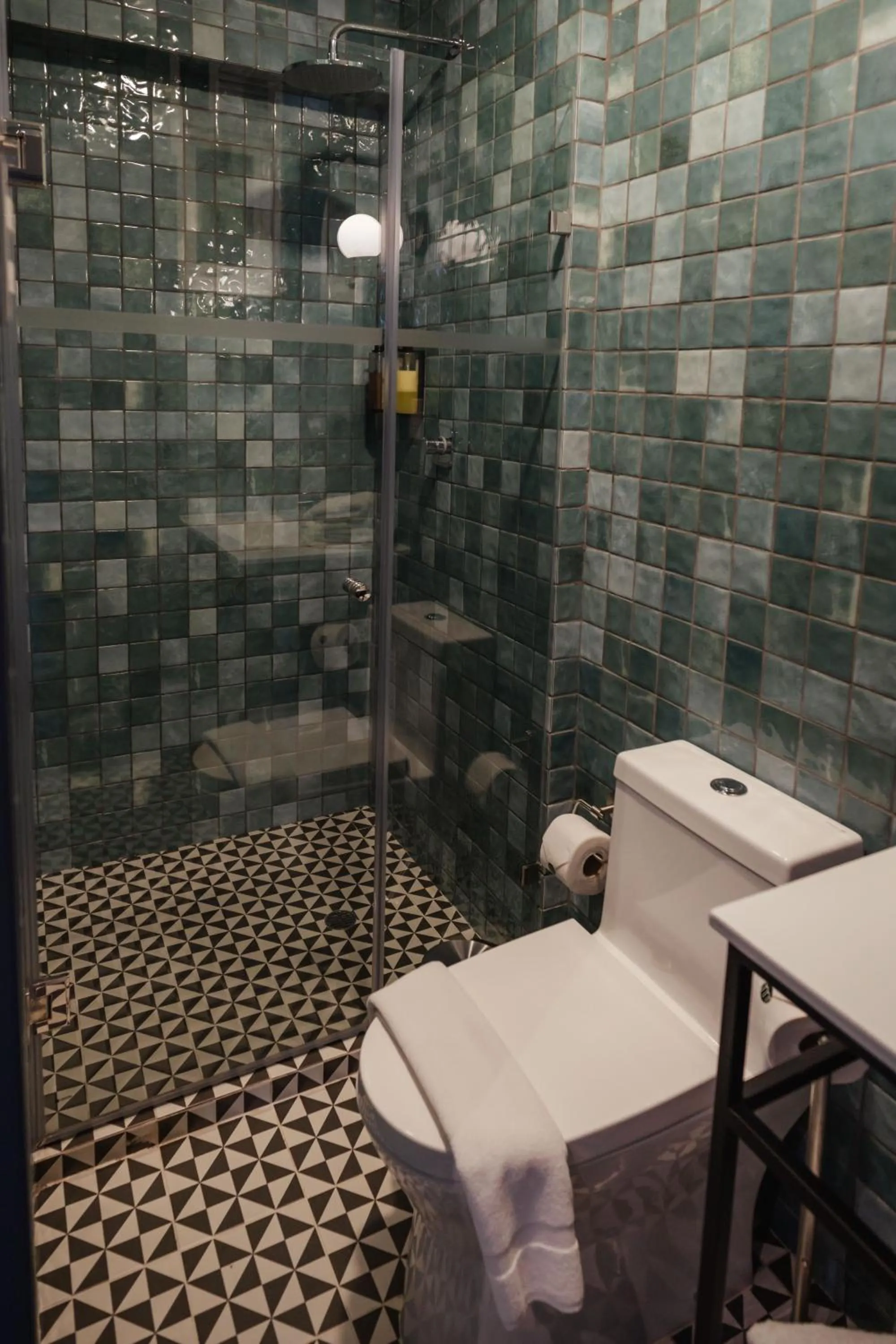 Shower in Motto By Hilton Cusco