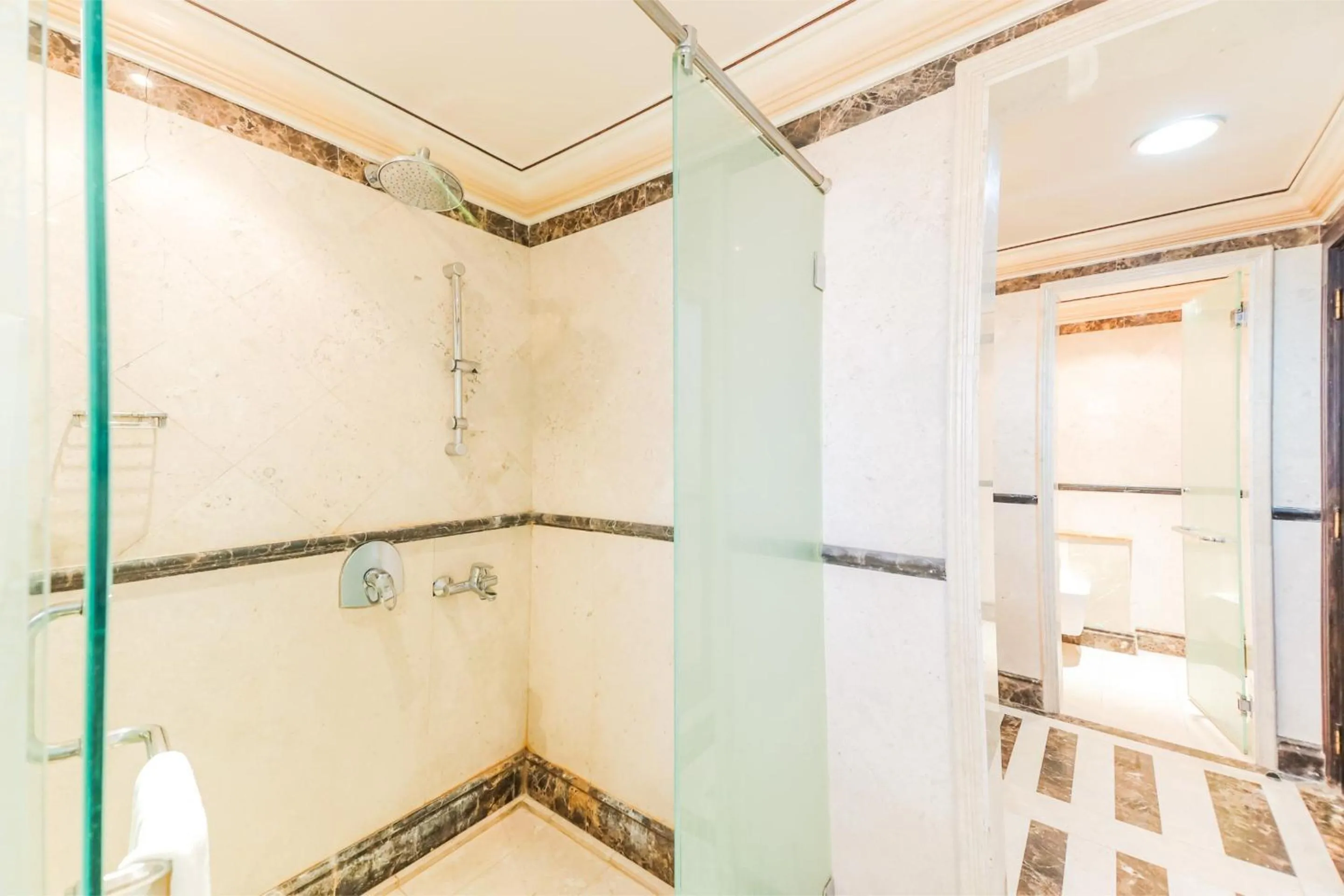 Bathroom in OYO 154 Bait AL Marmar Hotel