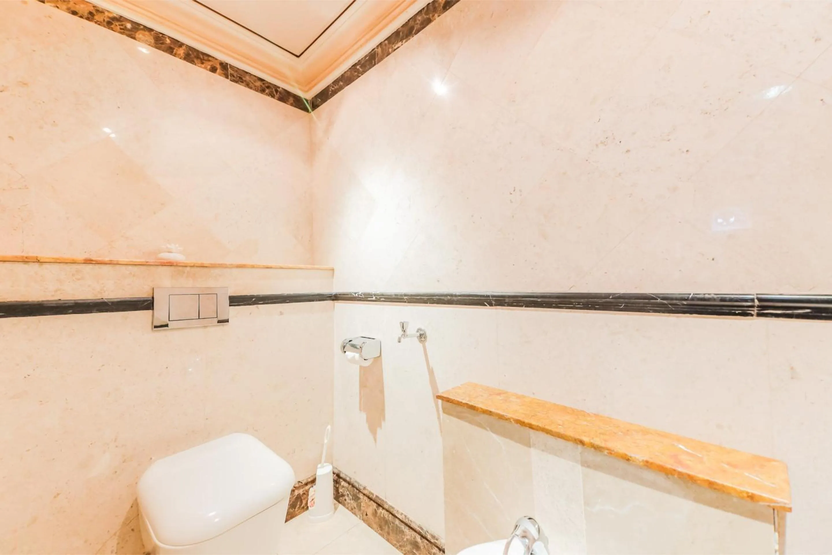 Bathroom in OYO 154 Bait AL Marmar Hotel