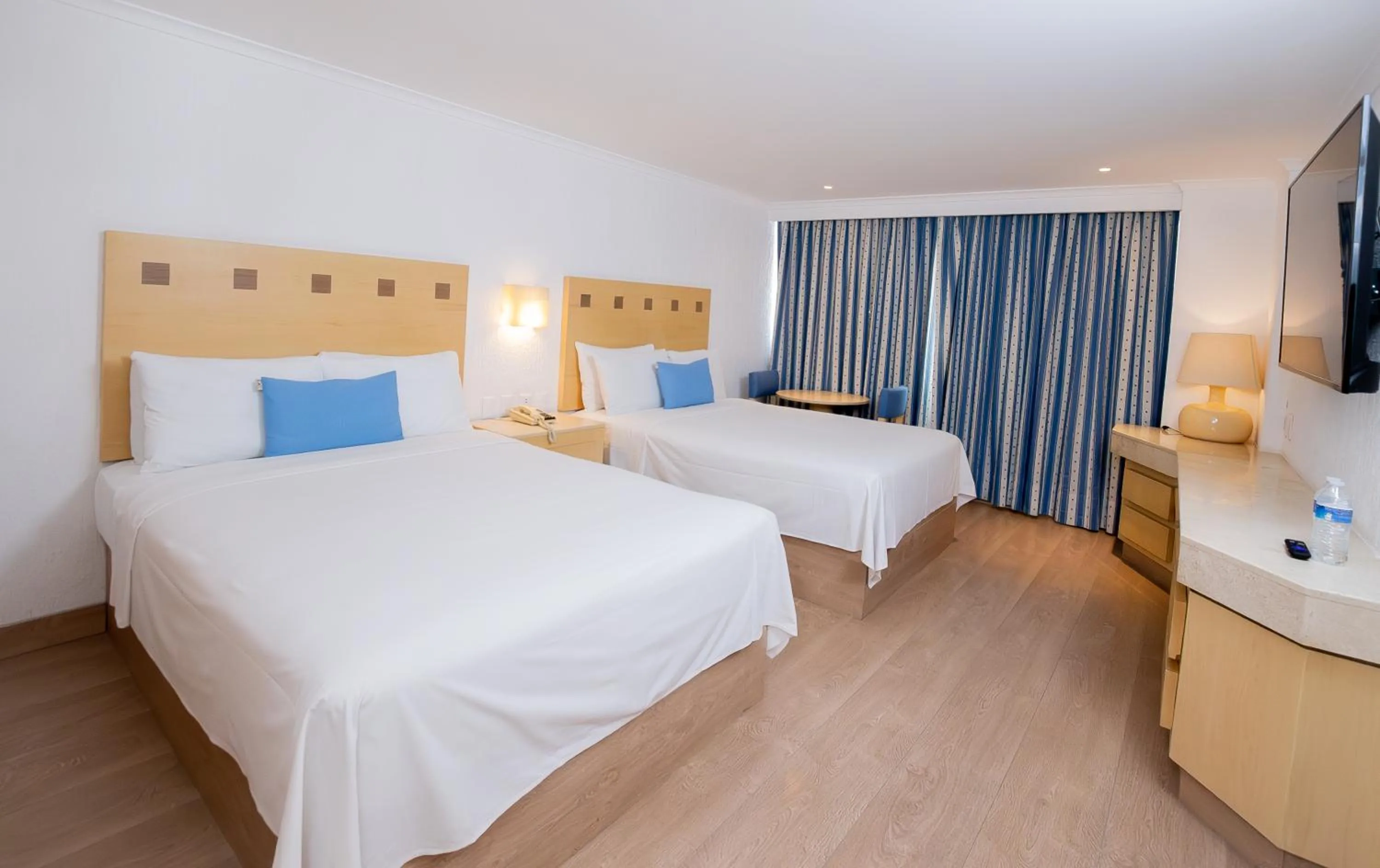 Property building, Bed in Hotel Stella Maris