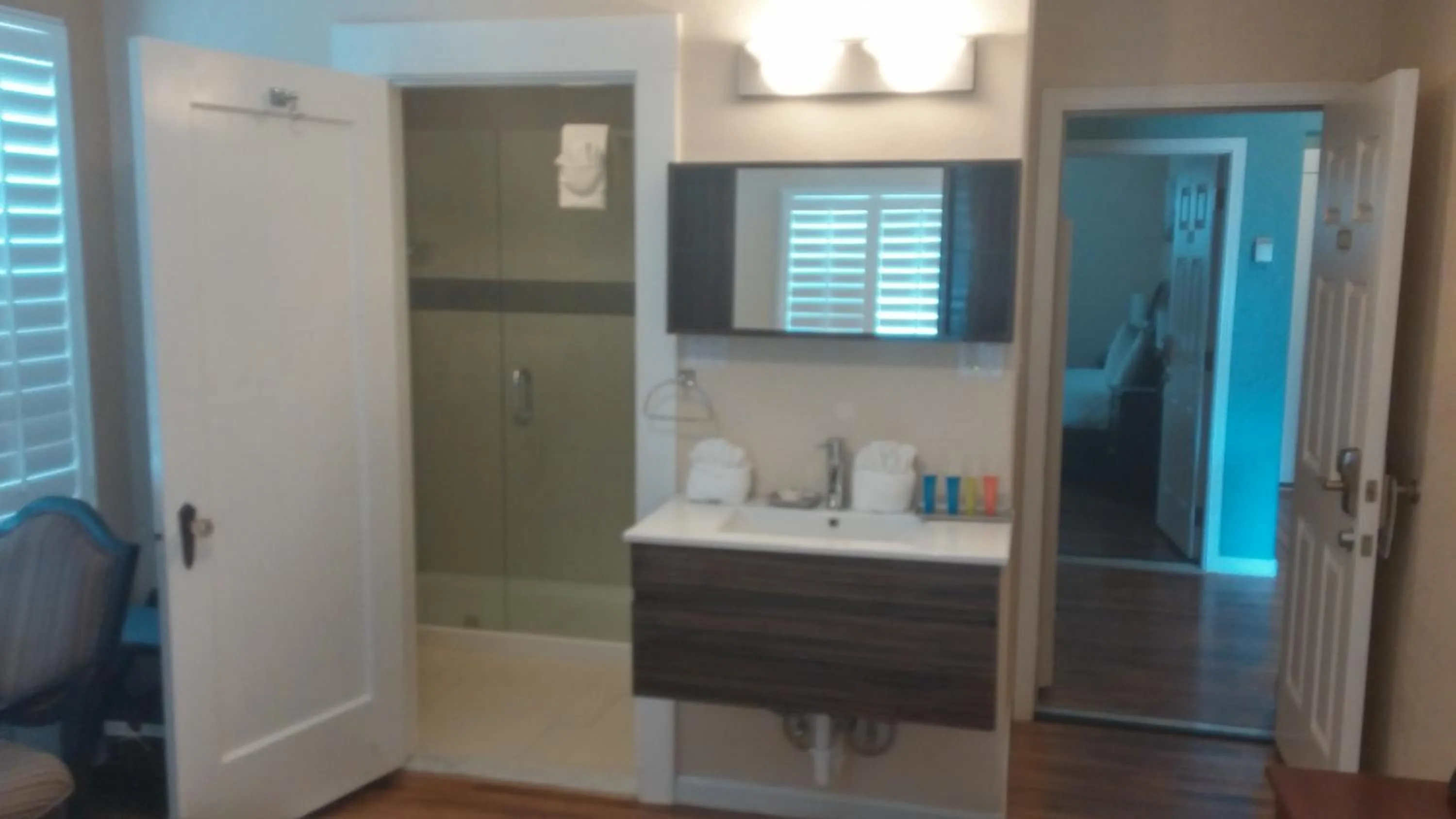 Bathroom in Rio Vista Inn & Suites Santa Cruz