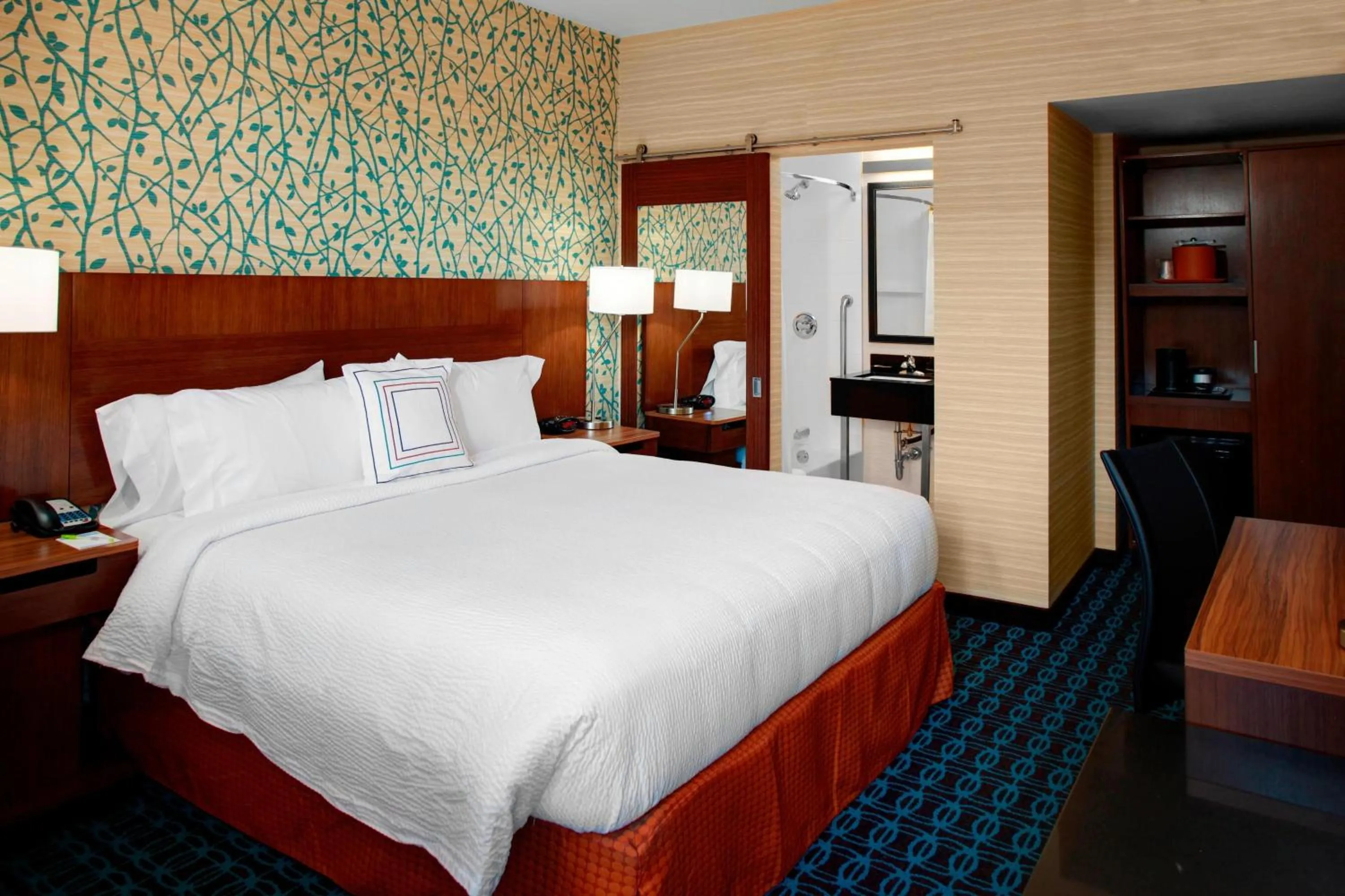 Photo of the whole room, Bed in Fairfield Inn & Suites by Marriott Los Angeles LAX/El Segundo