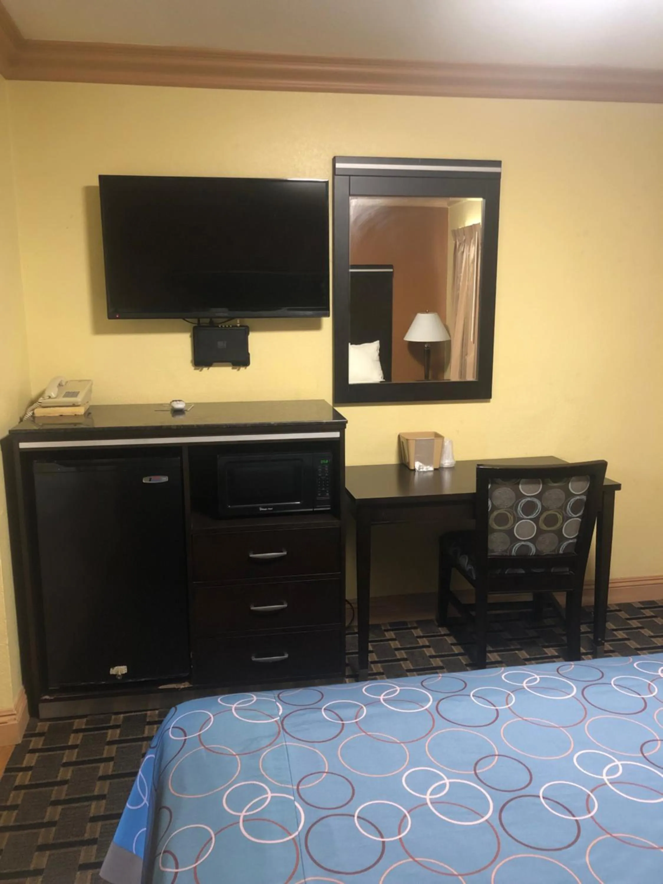 Bed in Glendora Motel