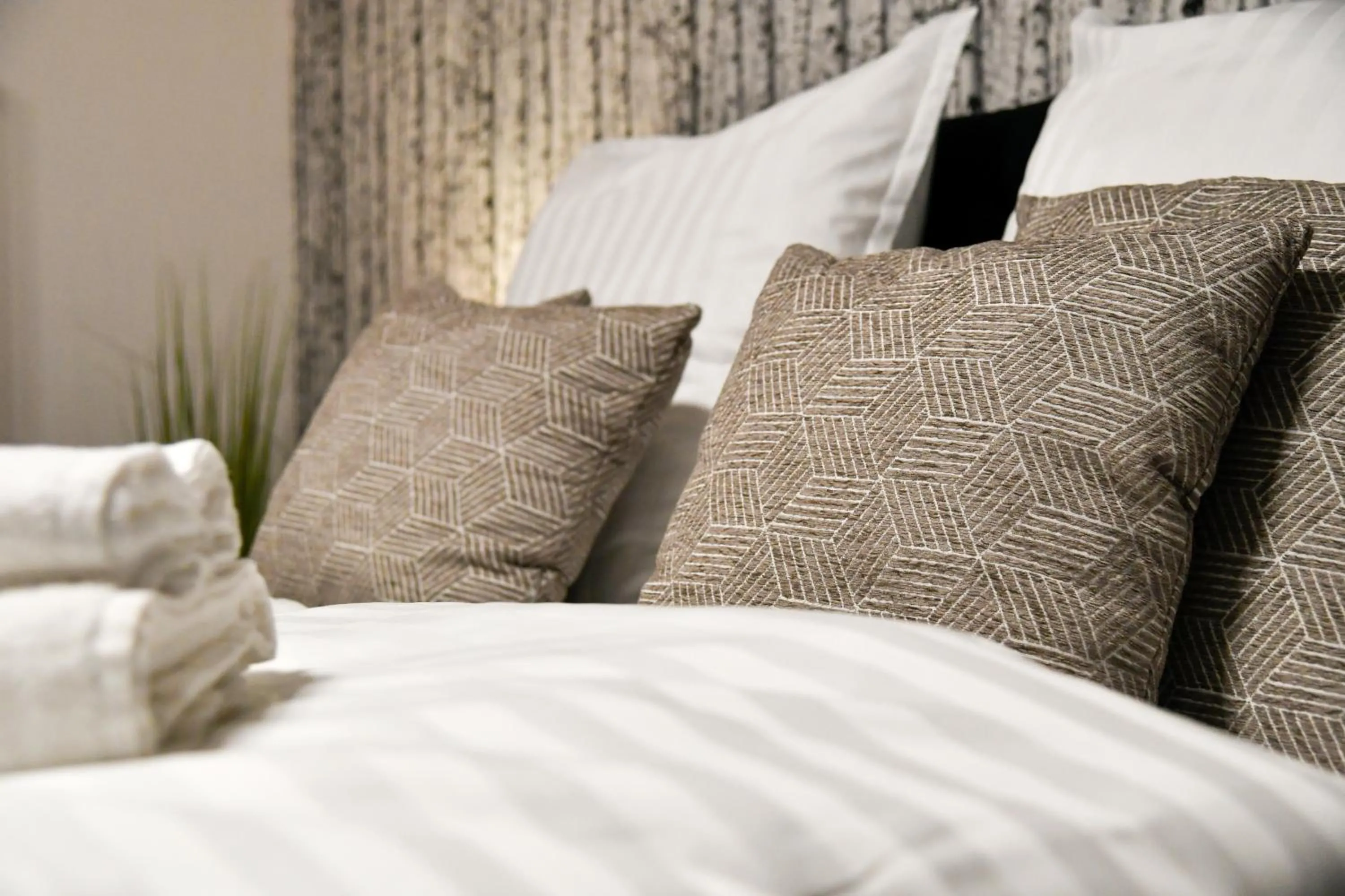 Bed in Exklusives-City-Apartment mit gratis Tiefgarage, Balkon, Waschtrockner, Netflix