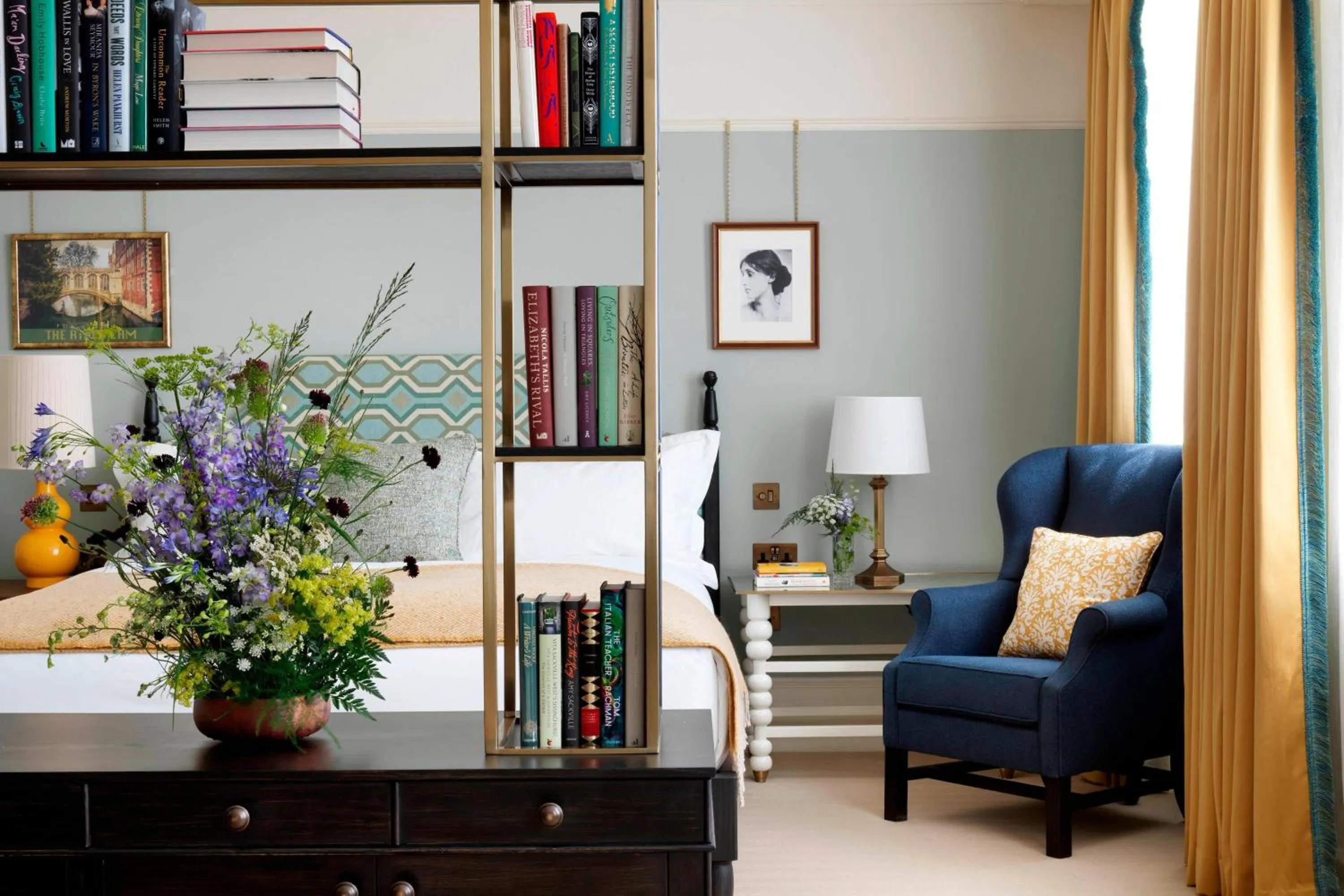 Photo of the whole room in University Arms, Autograph Collection