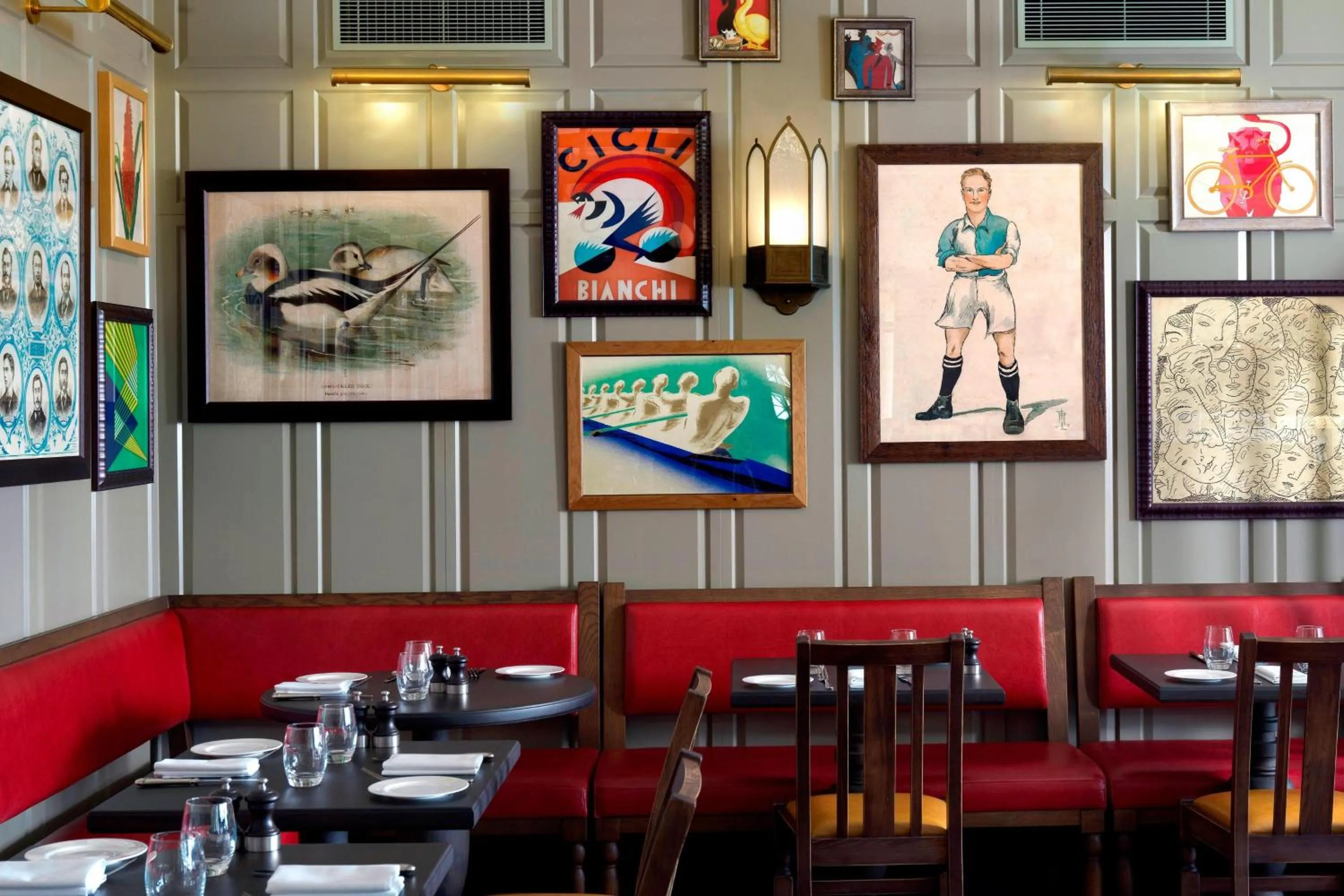 Restaurant/places to eat in University Arms, Autograph Collection