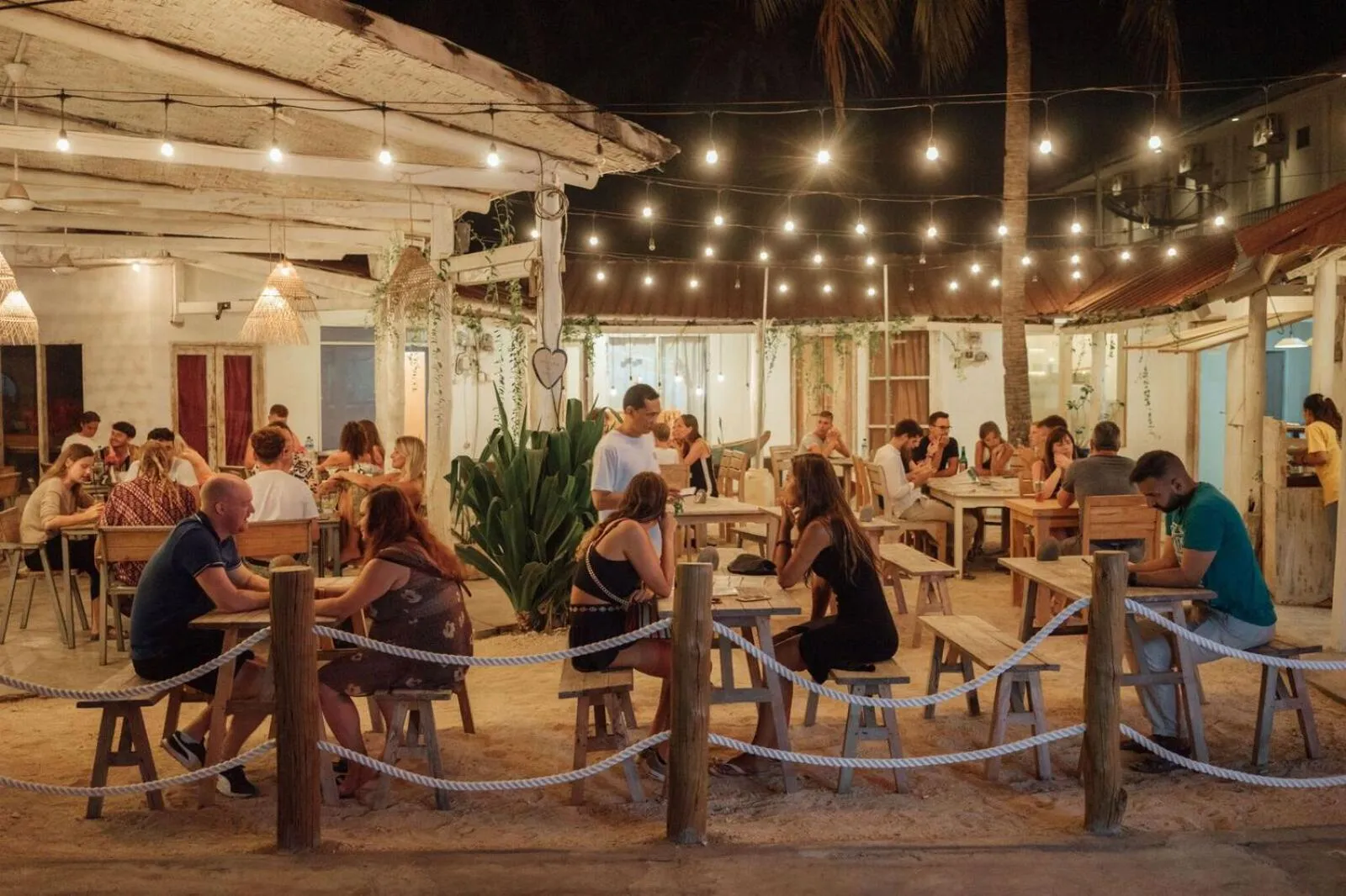 Restaurant/places to eat in Gili Amor Boutique Resort