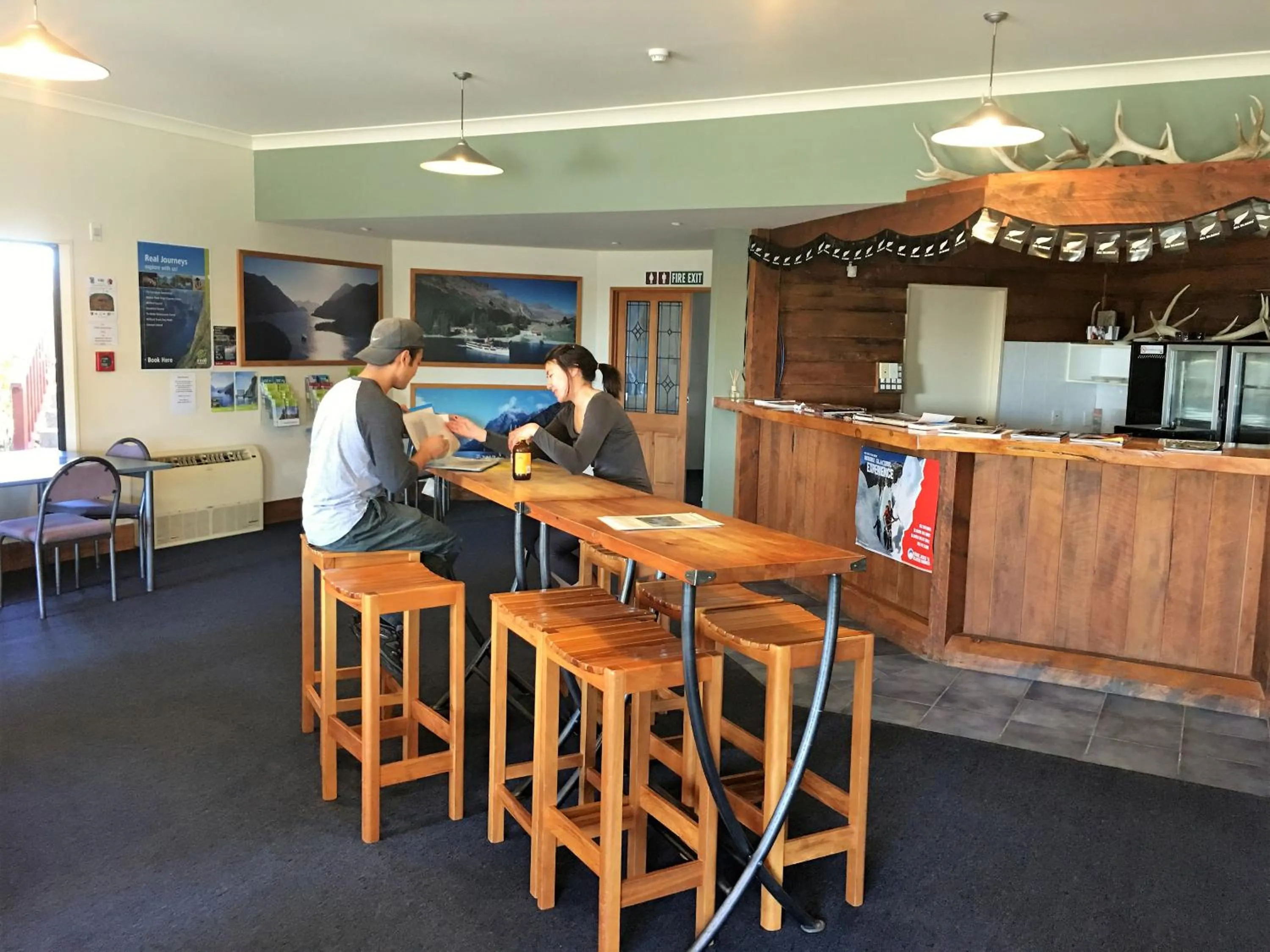 Communal lounge/ TV room in Haast River Motels & Holiday Park