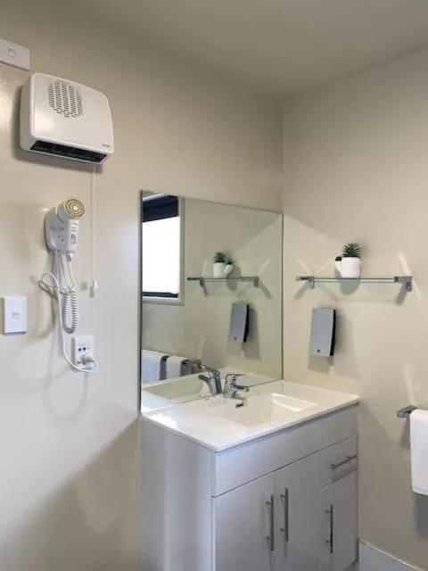 Haast River Motels & Holiday Park