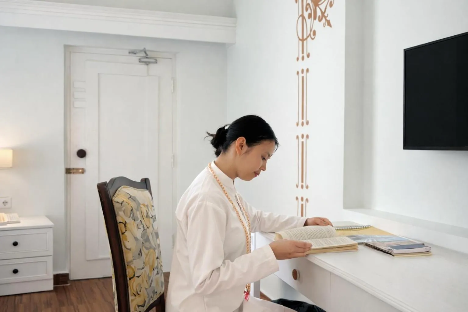 Bed in Sanskriti Vedic Retreat