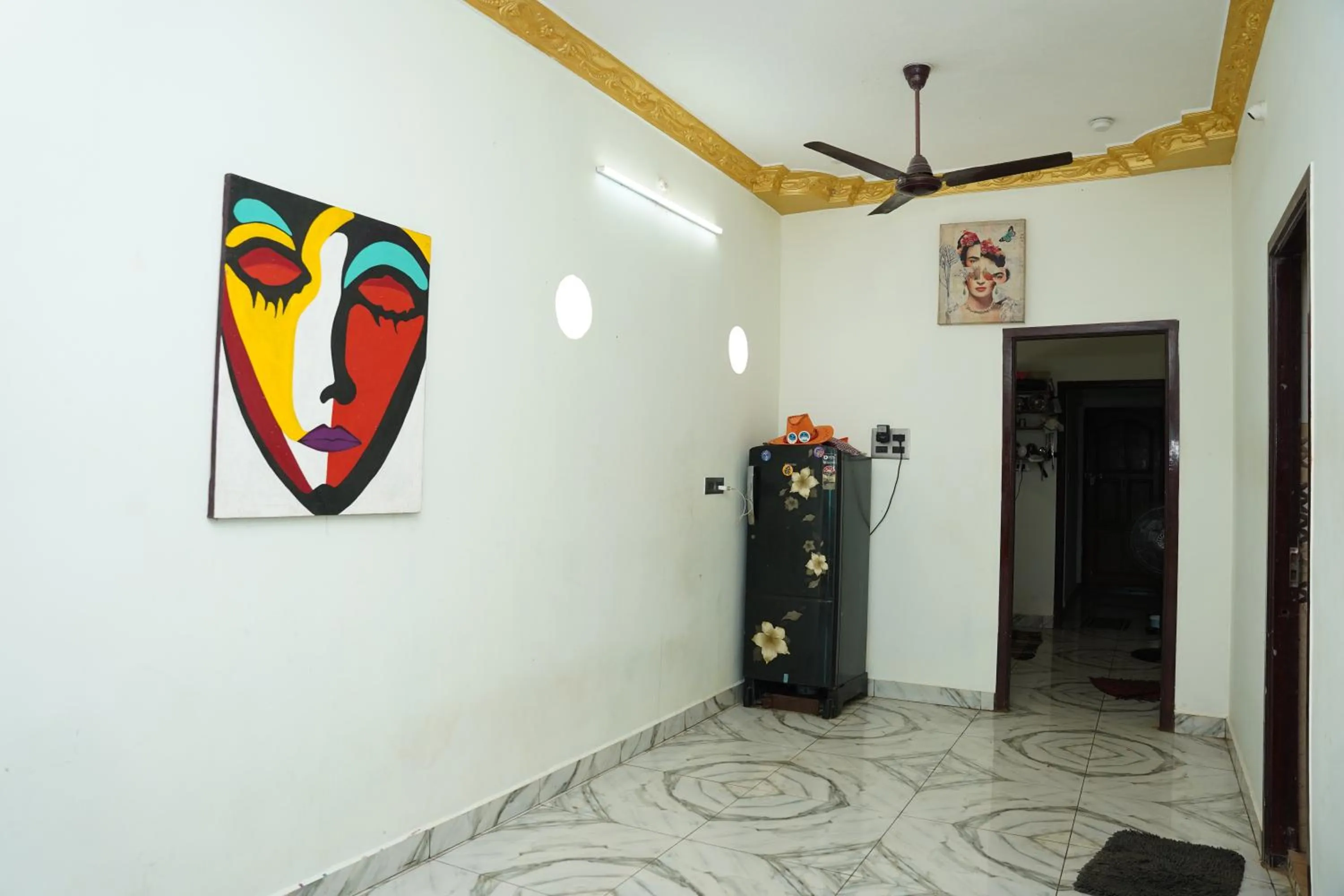 Communal lounge/ TV room in The Last Stop Backpackers Hostel