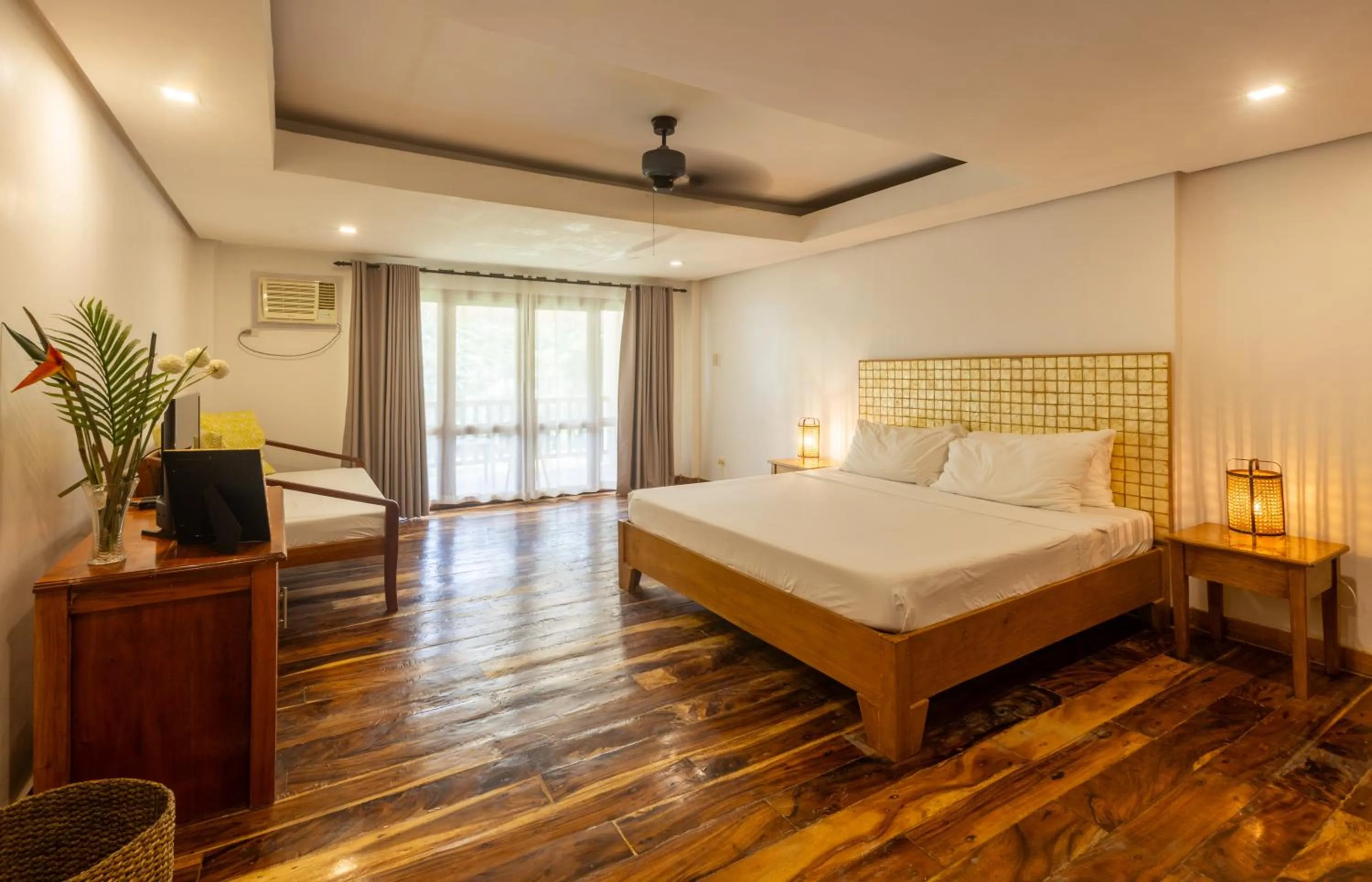 Bed in Nabulao Beach Resort