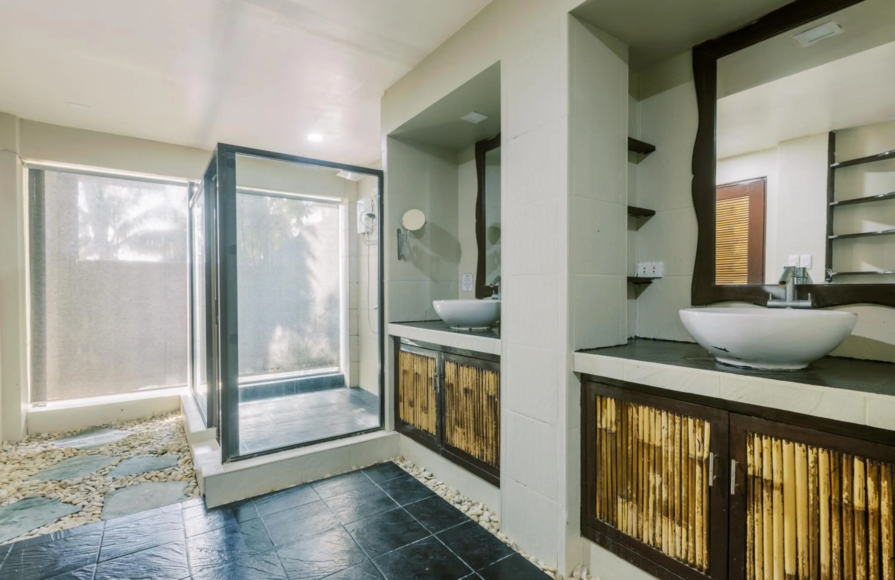 Toilet in Nabulao Beach Resort