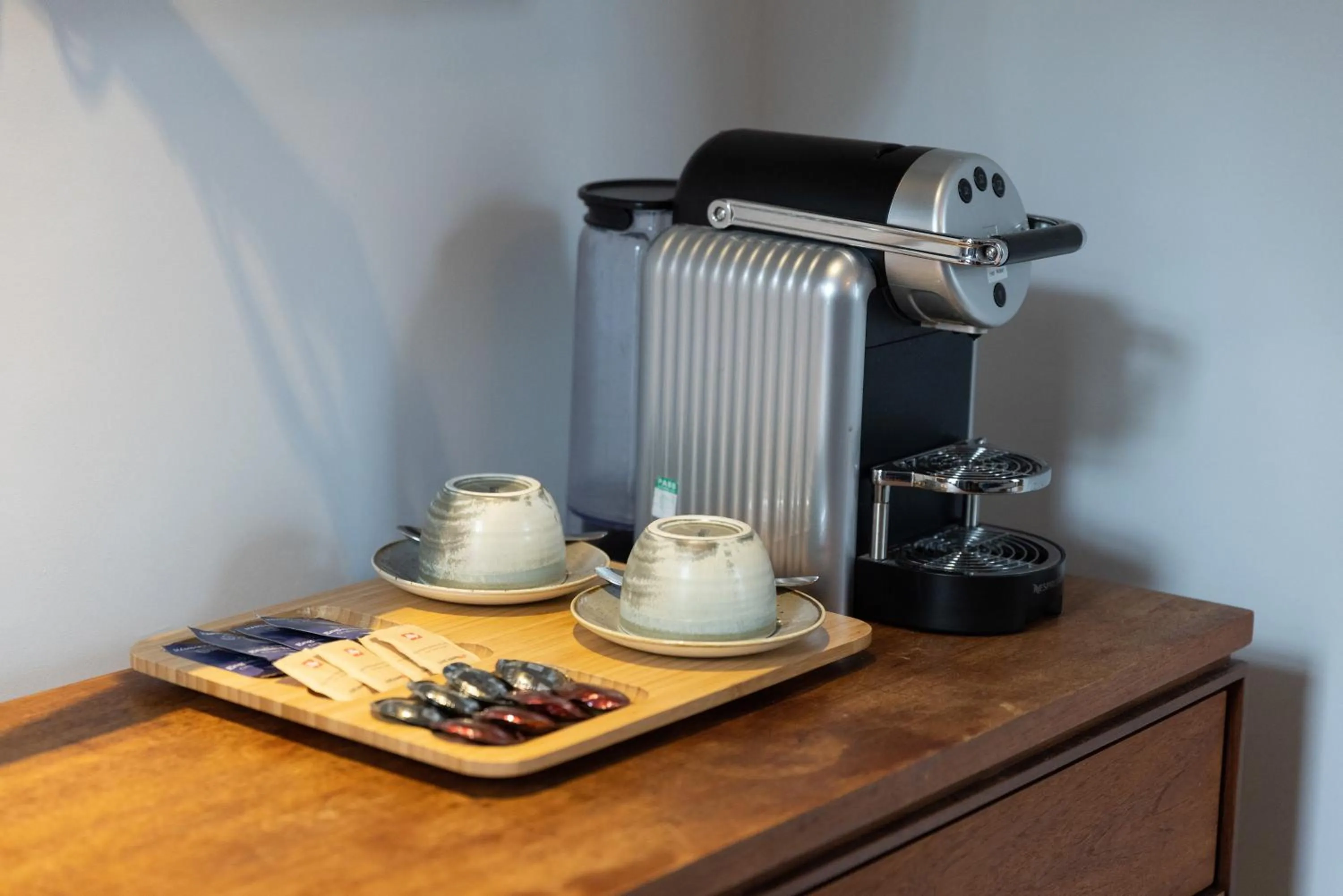 THE KNIGHT OF NOTTINGHILL